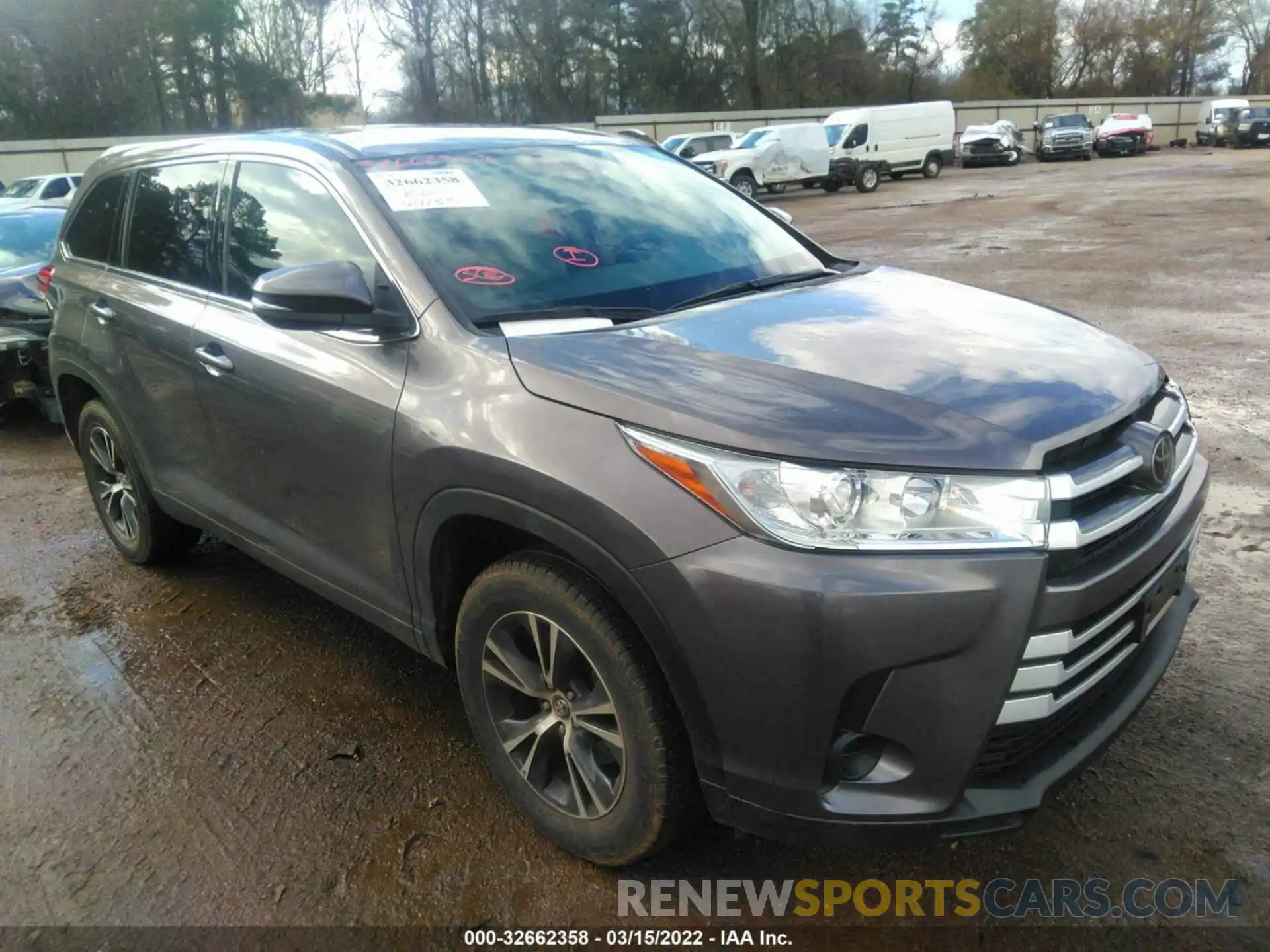 1 Photograph of a damaged car 5TDZARFH1KS045664 TOYOTA HIGHLANDER 2019