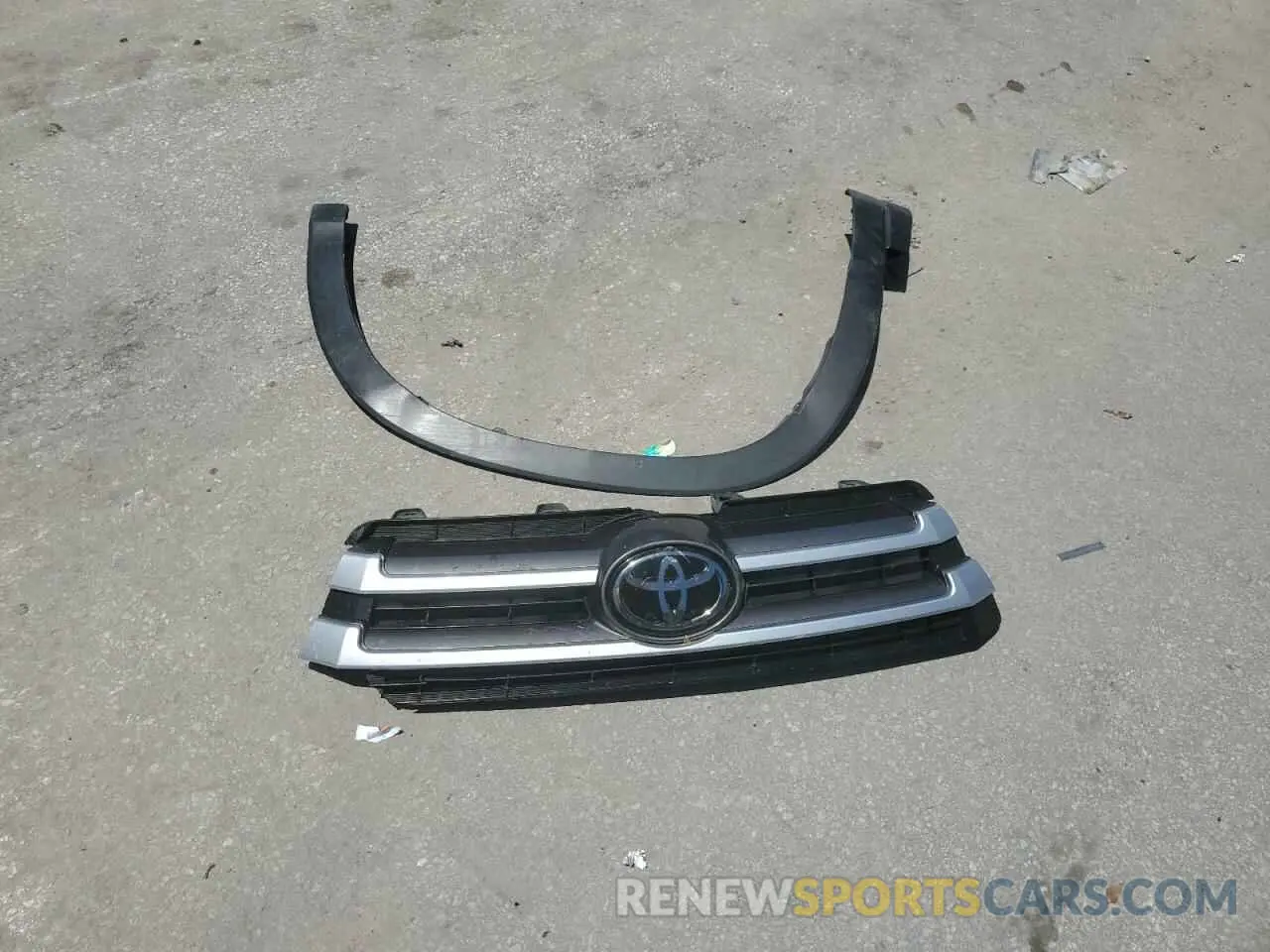 13 Photograph of a damaged car 5TDZARFH1KS045731 TOYOTA HIGHLANDER 2019