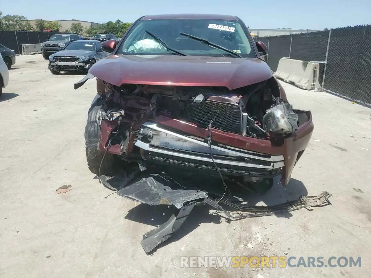 5 Photograph of a damaged car 5TDZARFH1KS045731 TOYOTA HIGHLANDER 2019