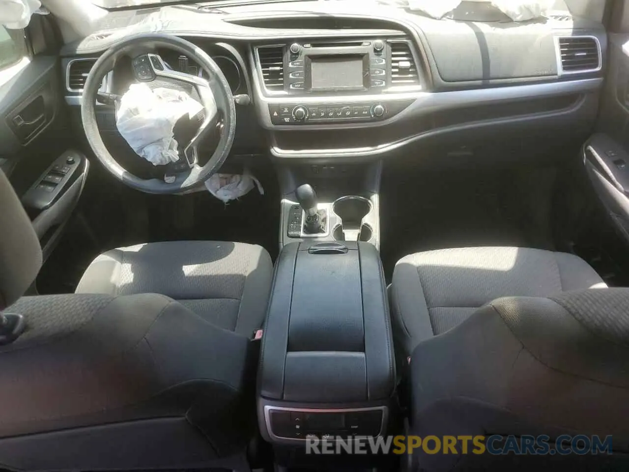 8 Photograph of a damaged car 5TDZARFH1KS045731 TOYOTA HIGHLANDER 2019