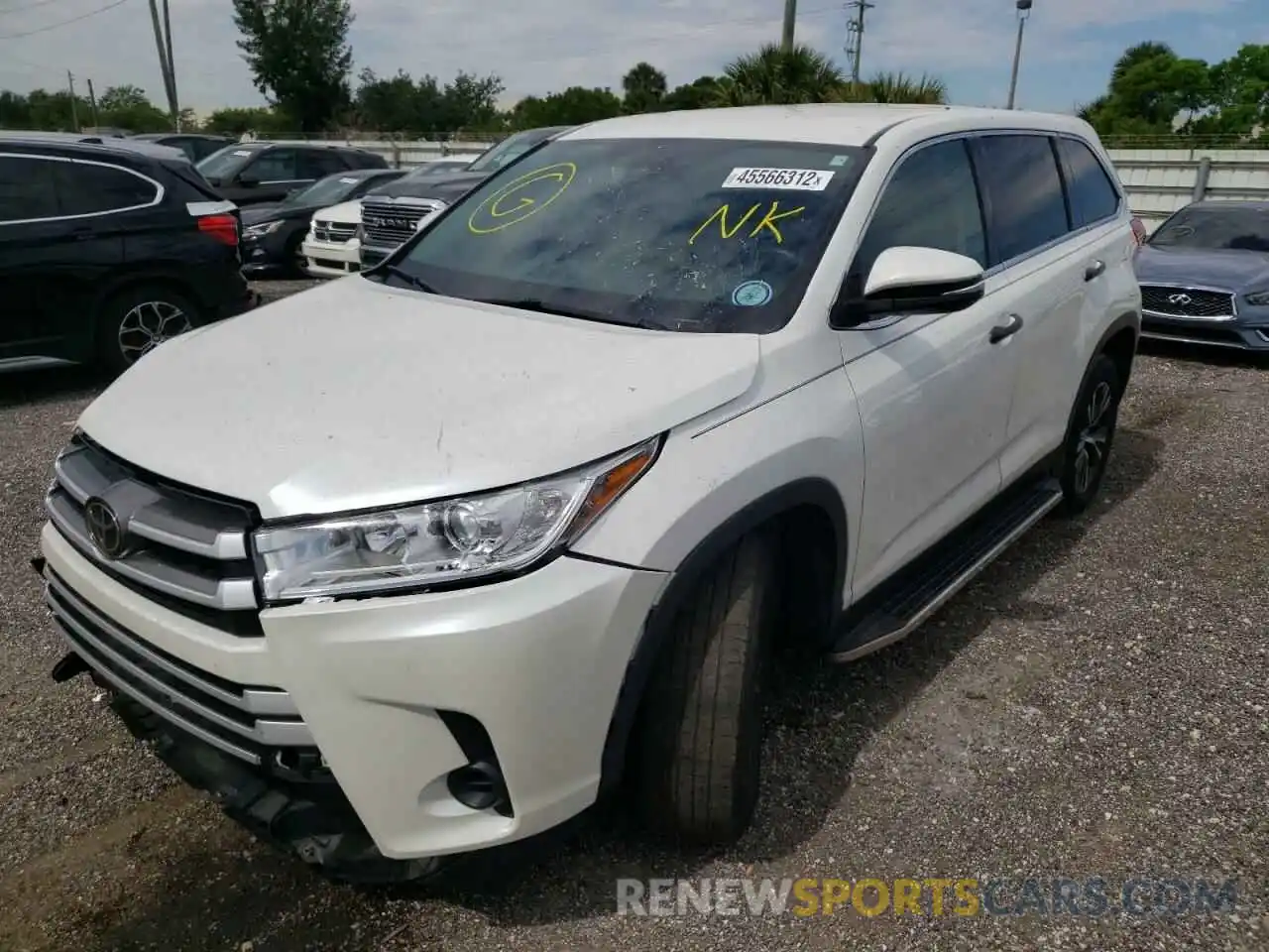 2 Photograph of a damaged car 5TDZARFH1KS046569 TOYOTA HIGHLANDER 2019