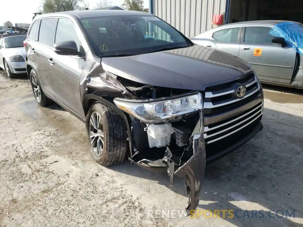 1 Photograph of a damaged car 5TDZARFH1KS046636 TOYOTA HIGHLANDER 2019