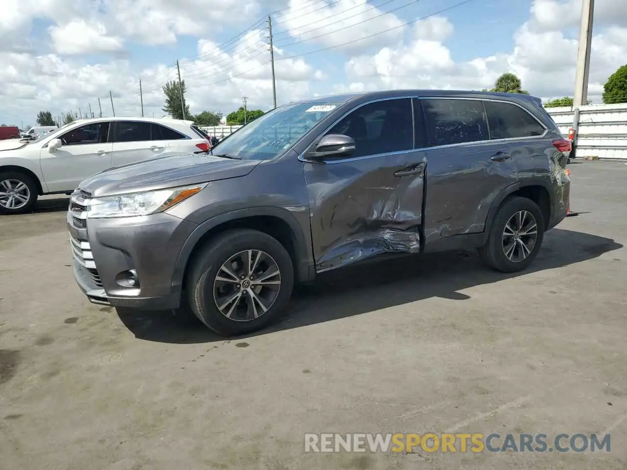1 Photograph of a damaged car 5TDZARFH1KS050931 TOYOTA HIGHLANDER 2019