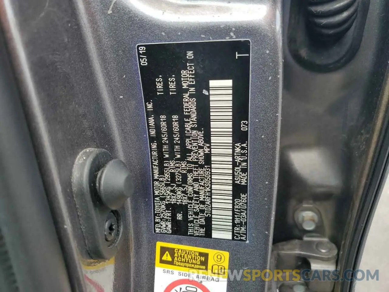 13 Photograph of a damaged car 5TDZARFH1KS050931 TOYOTA HIGHLANDER 2019