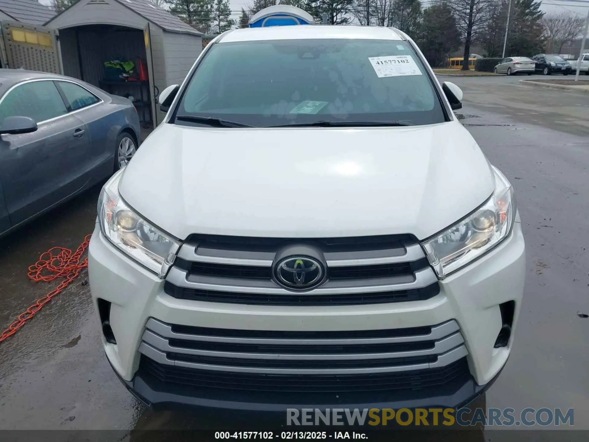 12 Photograph of a damaged car 5TDZARFH1KS055739 TOYOTA HIGHLANDER 2019