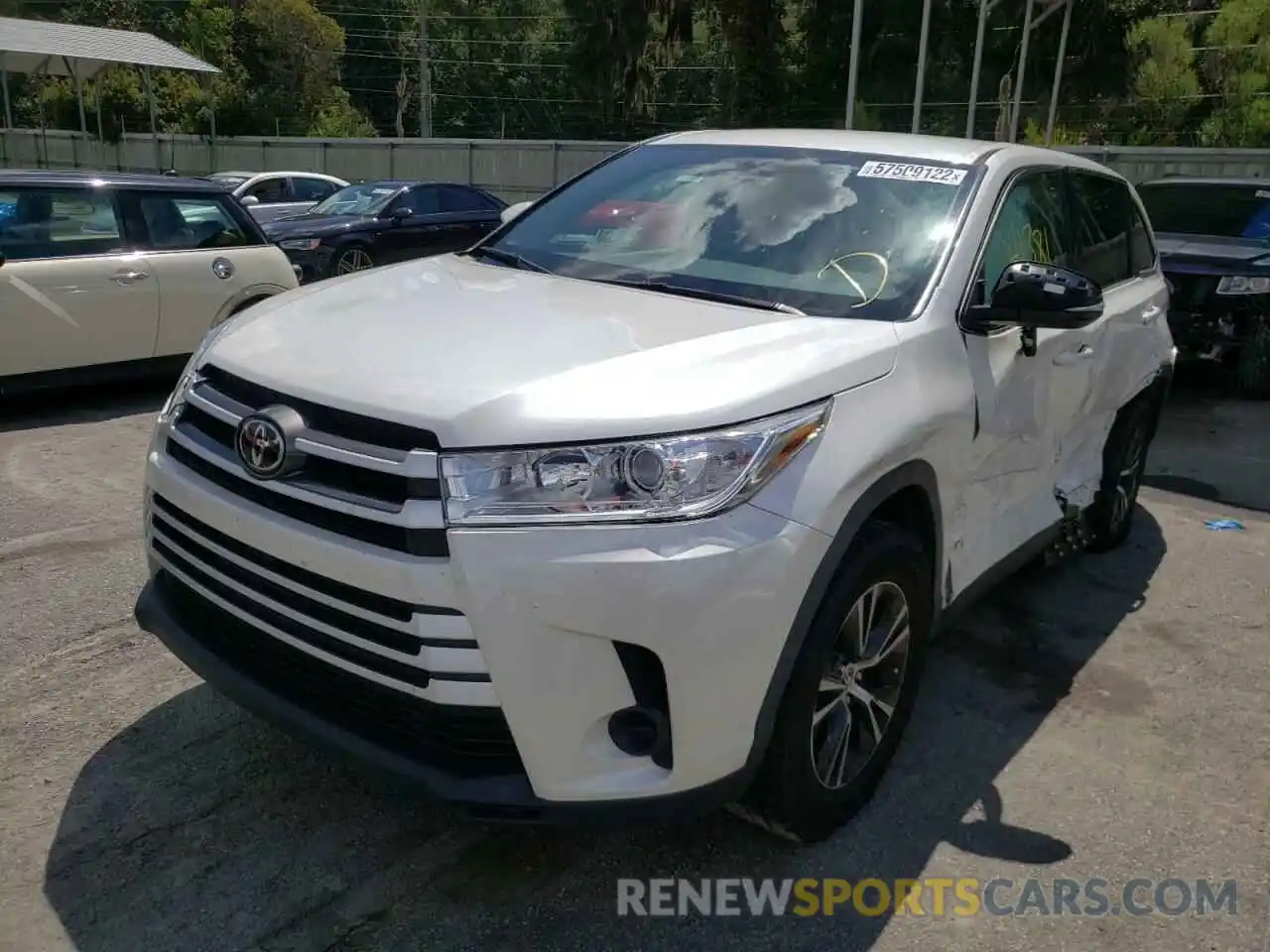 2 Photograph of a damaged car 5TDZARFH1KS056390 TOYOTA HIGHLANDER 2019