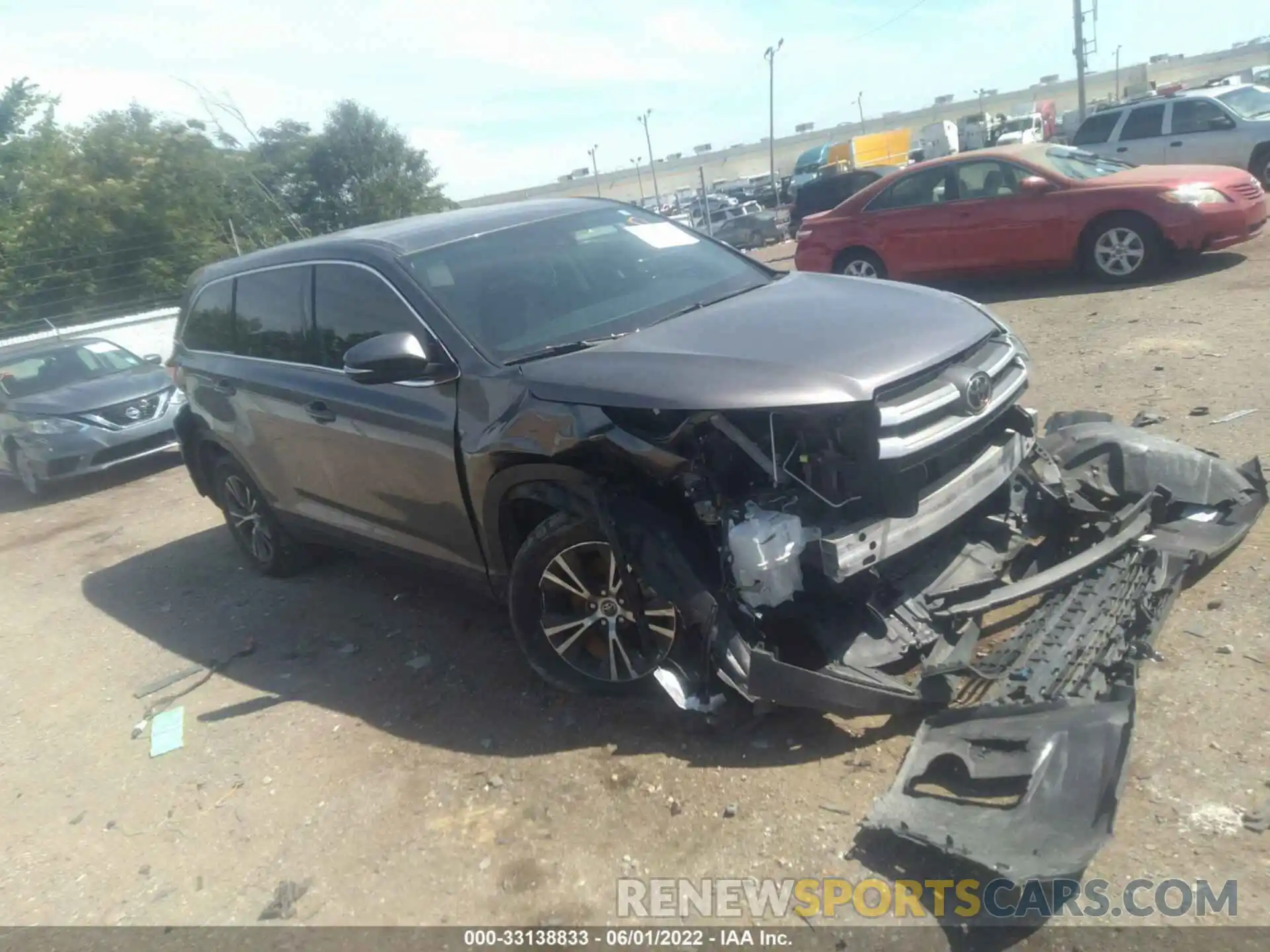 1 Photograph of a damaged car 5TDZARFH1KS056454 TOYOTA HIGHLANDER 2019