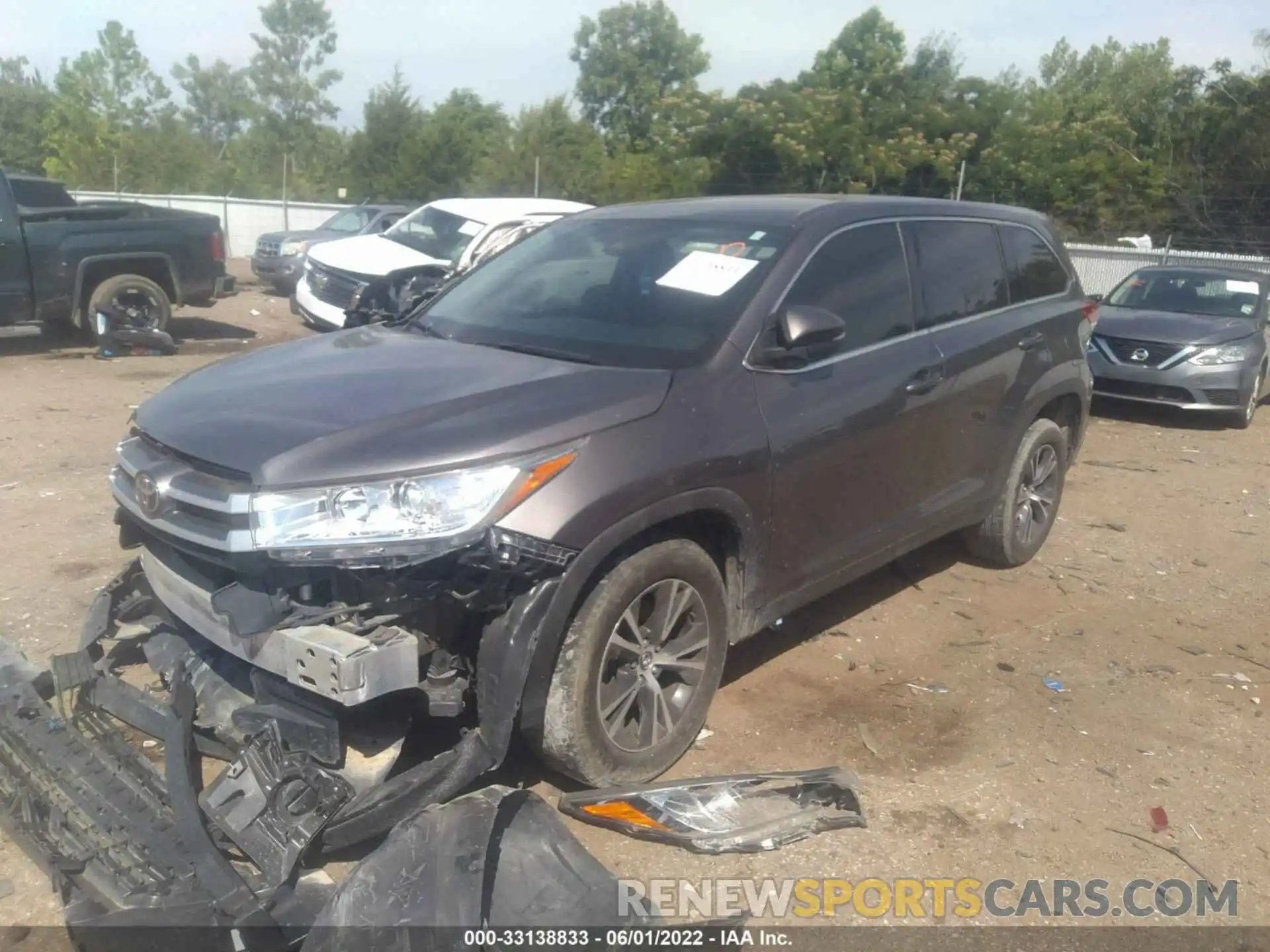 2 Photograph of a damaged car 5TDZARFH1KS056454 TOYOTA HIGHLANDER 2019