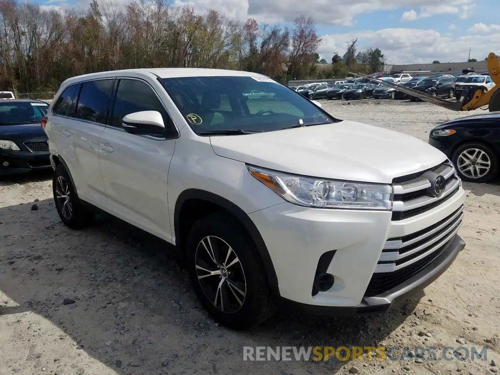 1 Photograph of a damaged car 5TDZARFH2KS046077 TOYOTA HIGHLANDER 2019