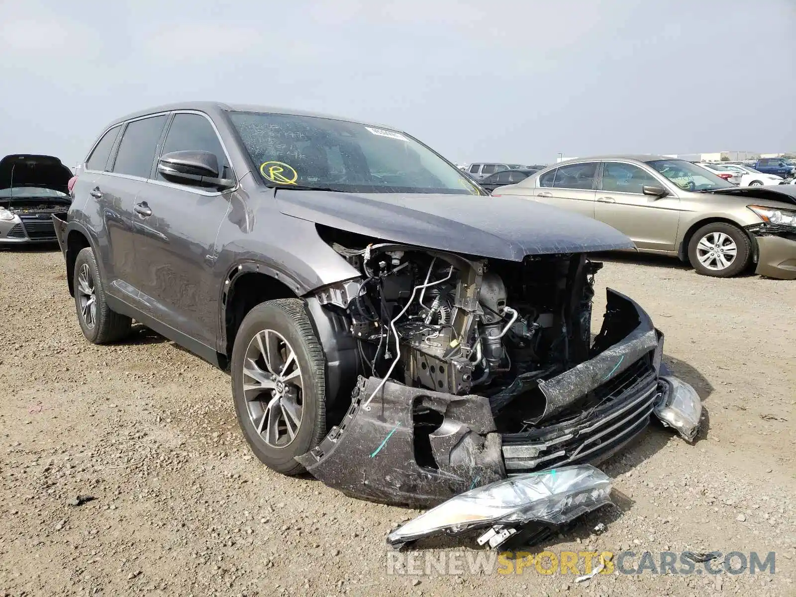 1 Photograph of a damaged car 5TDZARFH2KS047083 TOYOTA HIGHLANDER 2019