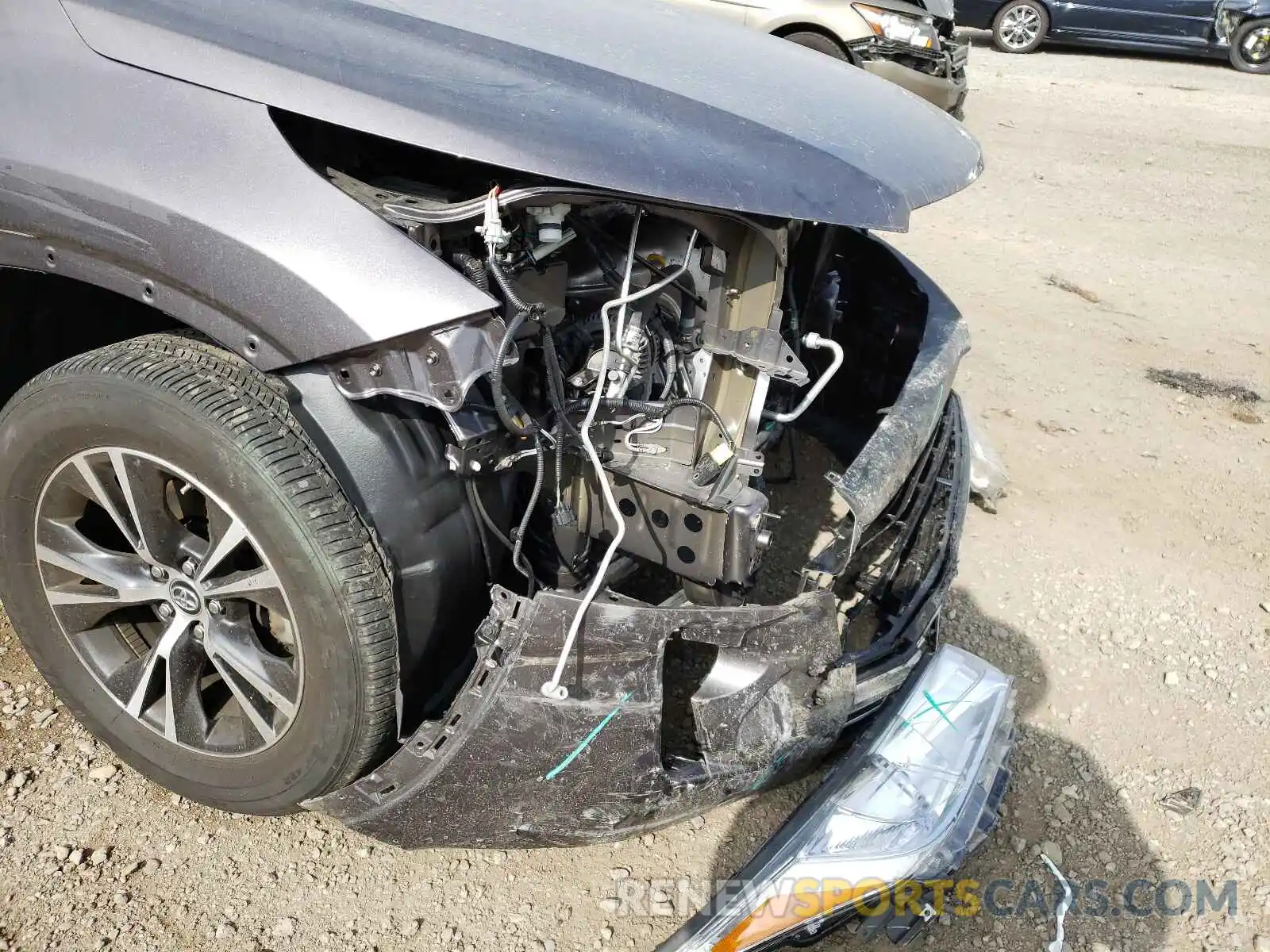 9 Photograph of a damaged car 5TDZARFH2KS047083 TOYOTA HIGHLANDER 2019