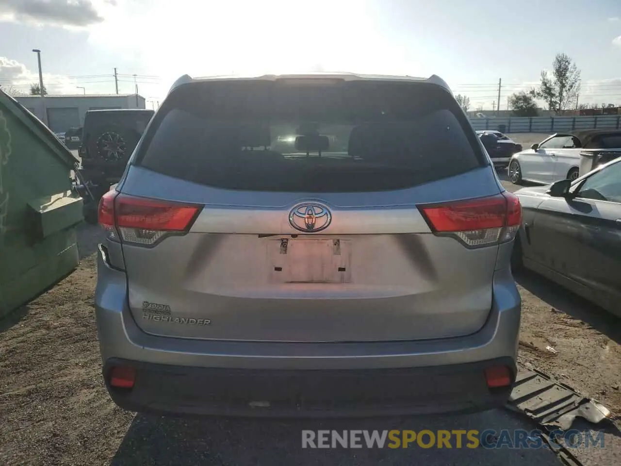 6 Photograph of a damaged car 5TDZARFH2KS048251 TOYOTA HIGHLANDER 2019