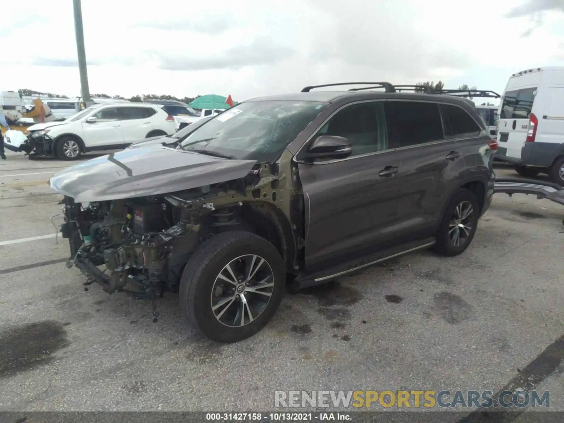 2 Photograph of a damaged car 5TDZARFH2KS048394 TOYOTA HIGHLANDER 2019