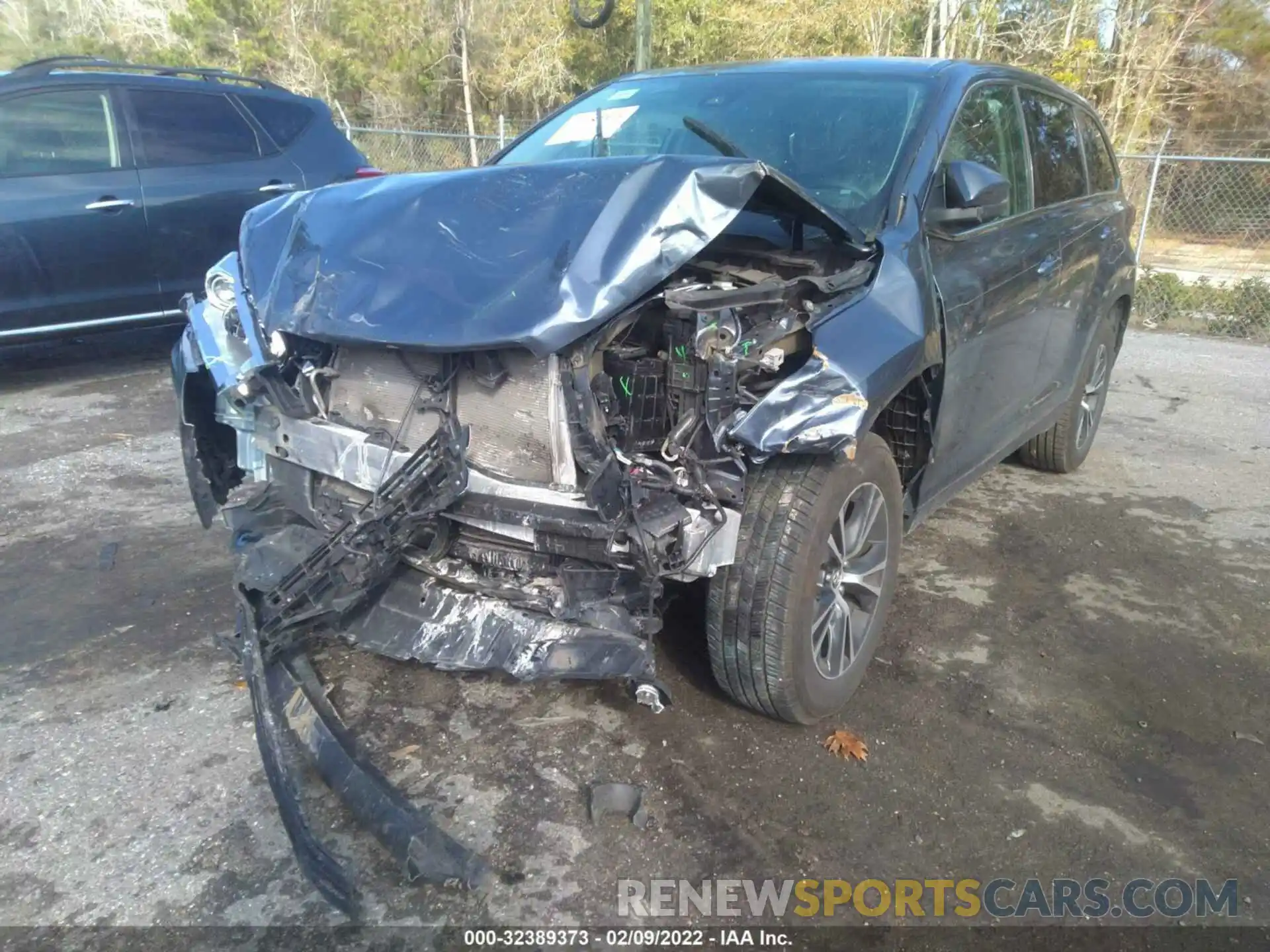 6 Photograph of a damaged car 5TDZARFH2KS049089 TOYOTA HIGHLANDER 2019