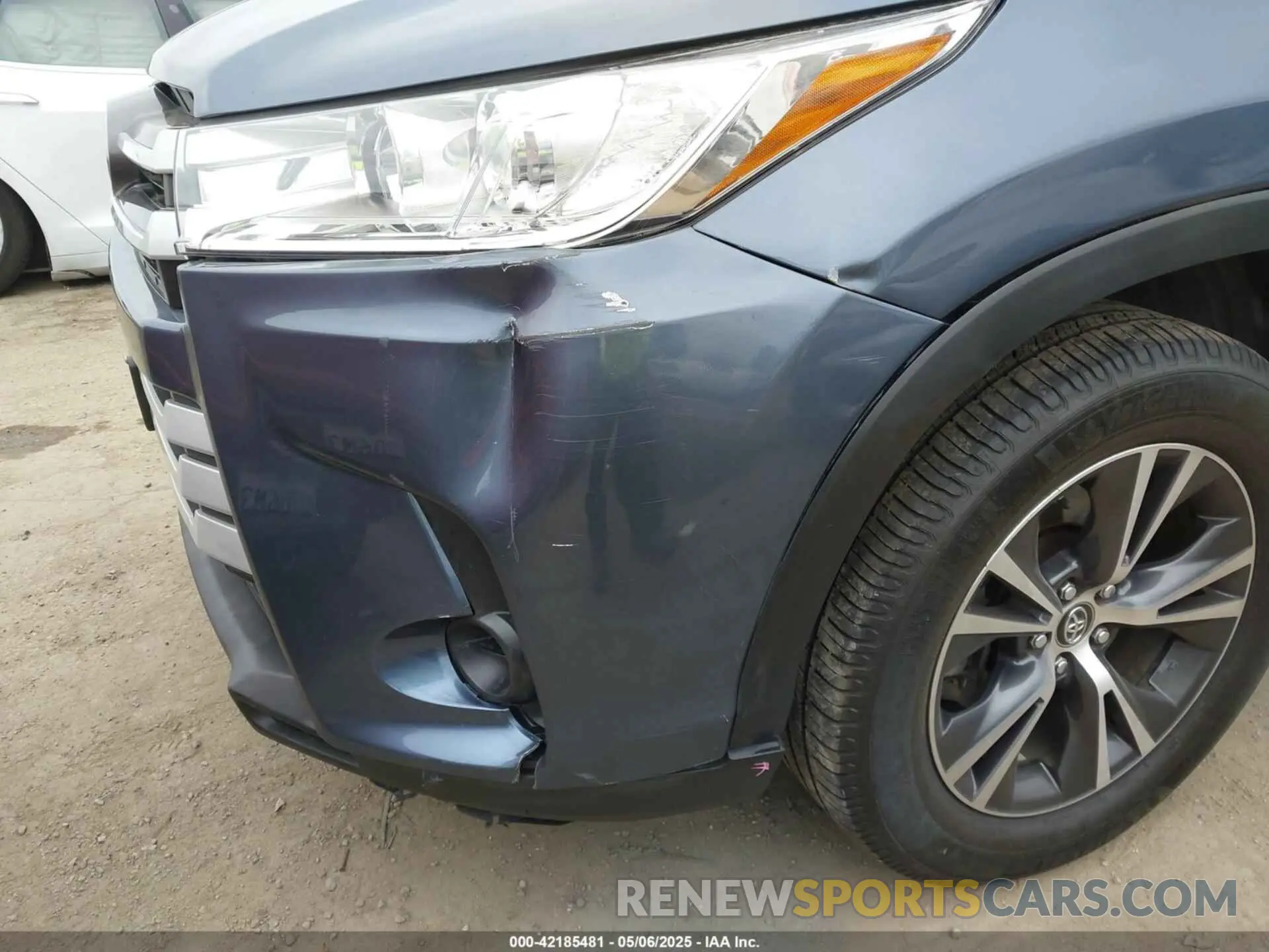 6 Photograph of a damaged car 5TDZARFH2KS051554 TOYOTA HIGHLANDER 2019