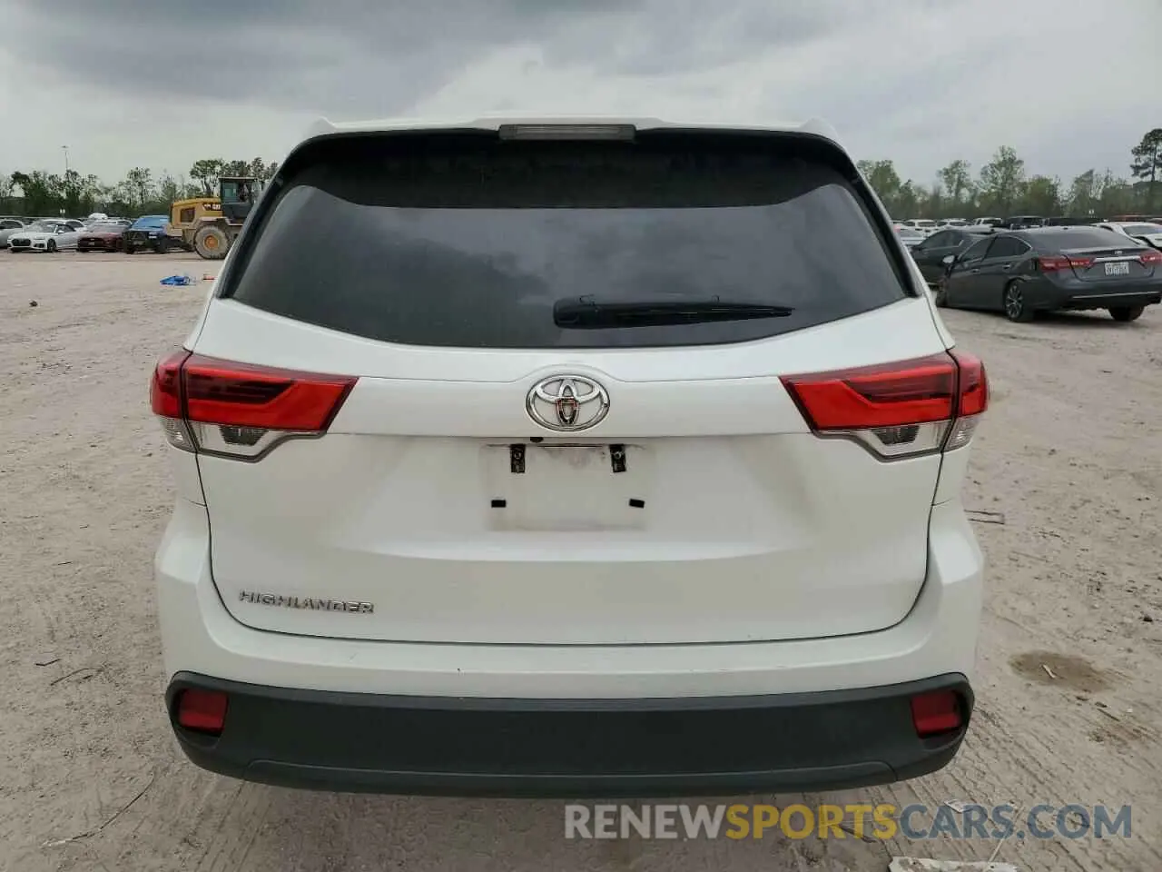 6 Photograph of a damaged car 5TDZARFH2KS052171 TOYOTA HIGHLANDER 2019