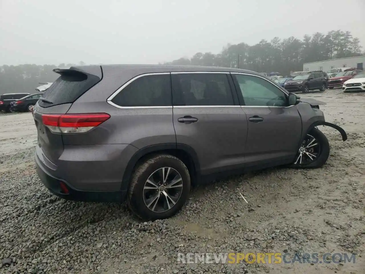 3 Photograph of a damaged car 5TDZARFH2KS060920 TOYOTA HIGHLANDER 2019