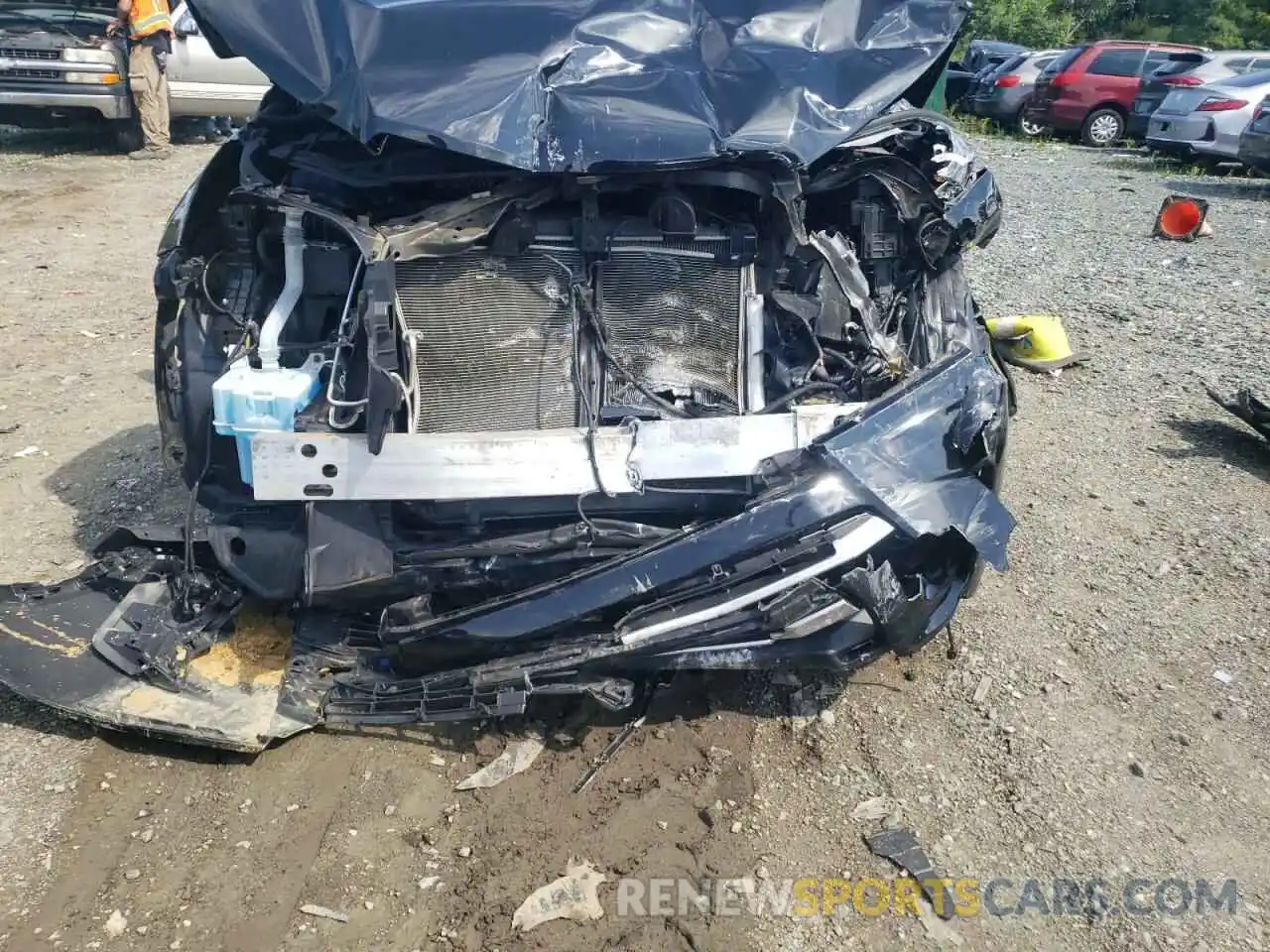 9 Photograph of a damaged car 5TDZARFH3KS042362 TOYOTA HIGHLANDER 2019