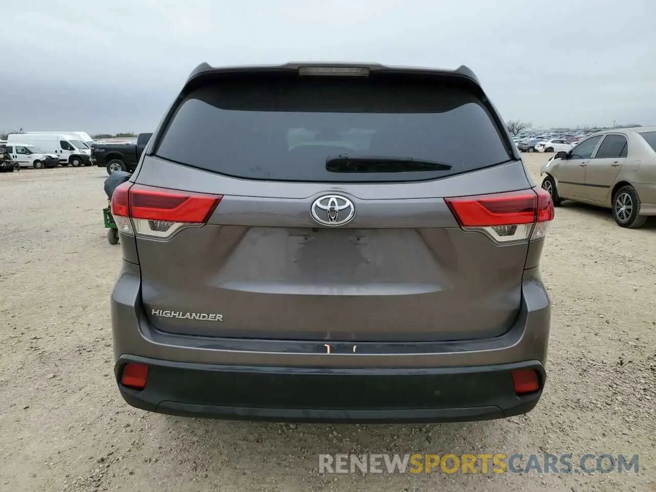 6 Photograph of a damaged car 5TDZARFH3KS042989 TOYOTA HIGHLANDER 2019