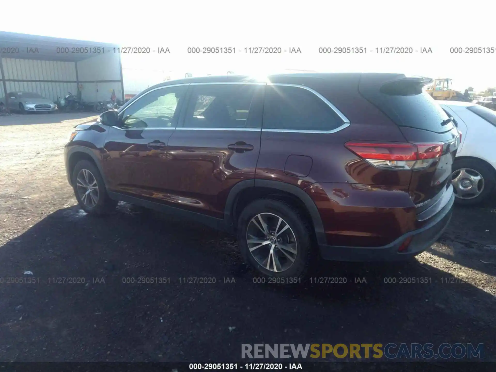 3 Photograph of a damaged car 5TDZARFH3KS046816 TOYOTA HIGHLANDER 2019