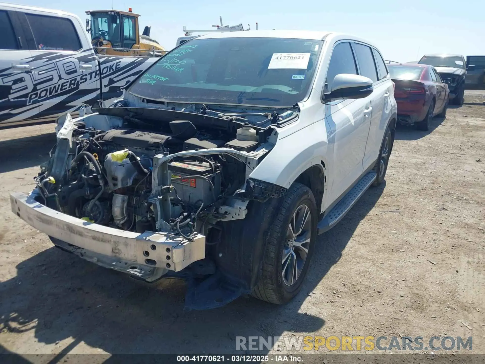 2 Photograph of a damaged car 5TDZARFH3KS047612 TOYOTA HIGHLANDER 2019
