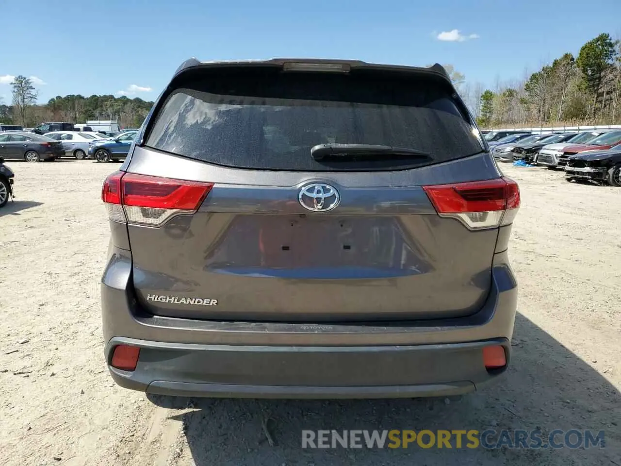 6 Photograph of a damaged car 5TDZARFH3KS049540 TOYOTA HIGHLANDER 2019