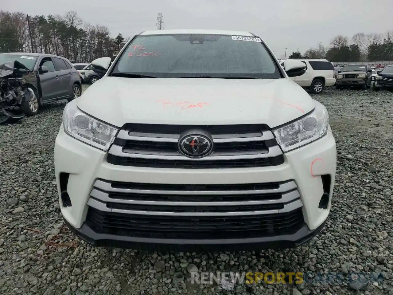 5 Photograph of a damaged car 5TDZARFH3KS054026 TOYOTA HIGHLANDER 2019