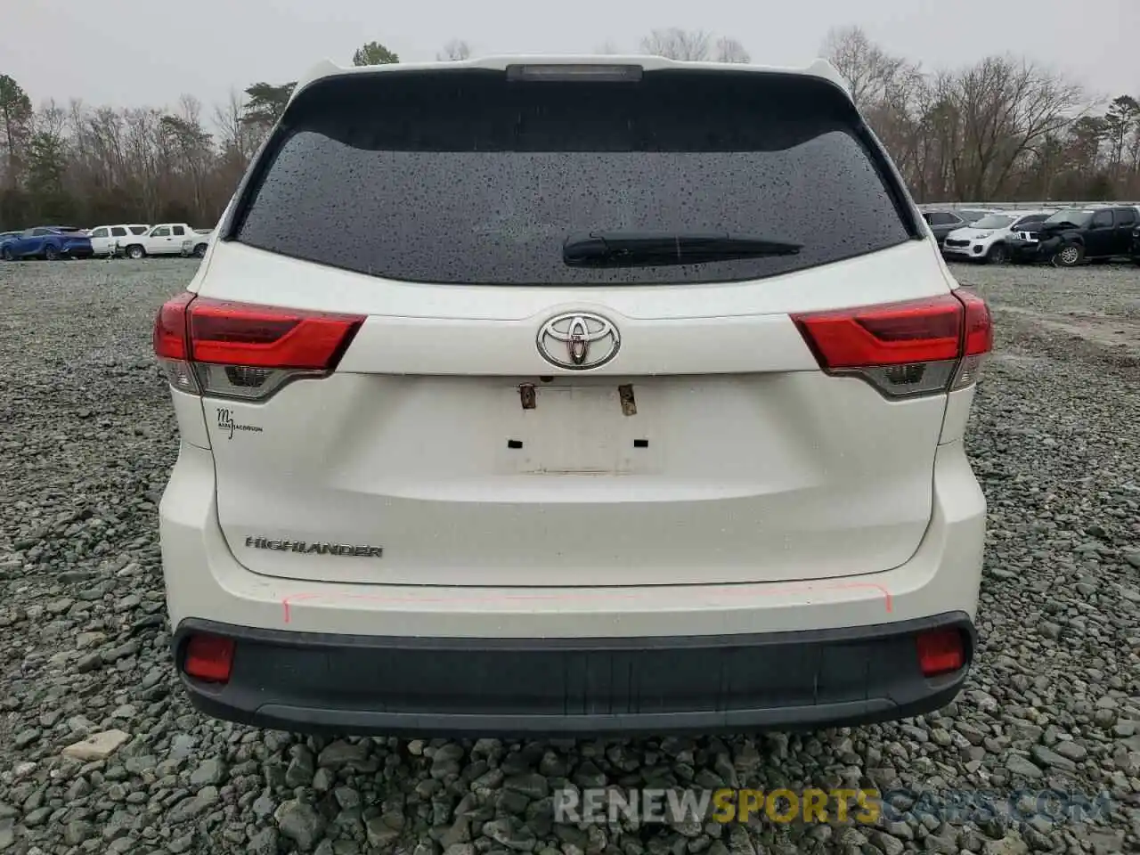 6 Photograph of a damaged car 5TDZARFH3KS054026 TOYOTA HIGHLANDER 2019