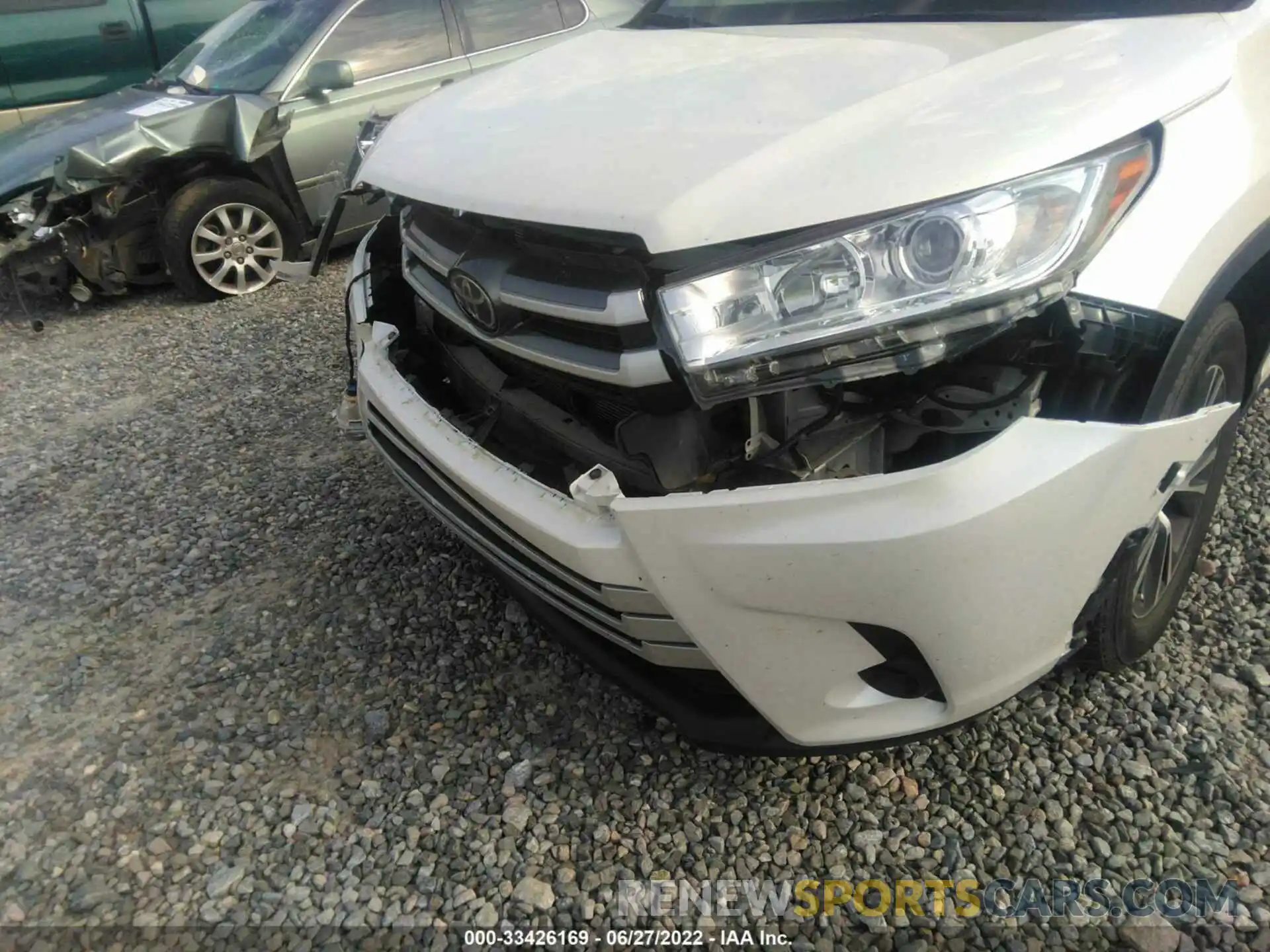 6 Photograph of a damaged car 5TDZARFH4KS044265 TOYOTA HIGHLANDER 2019