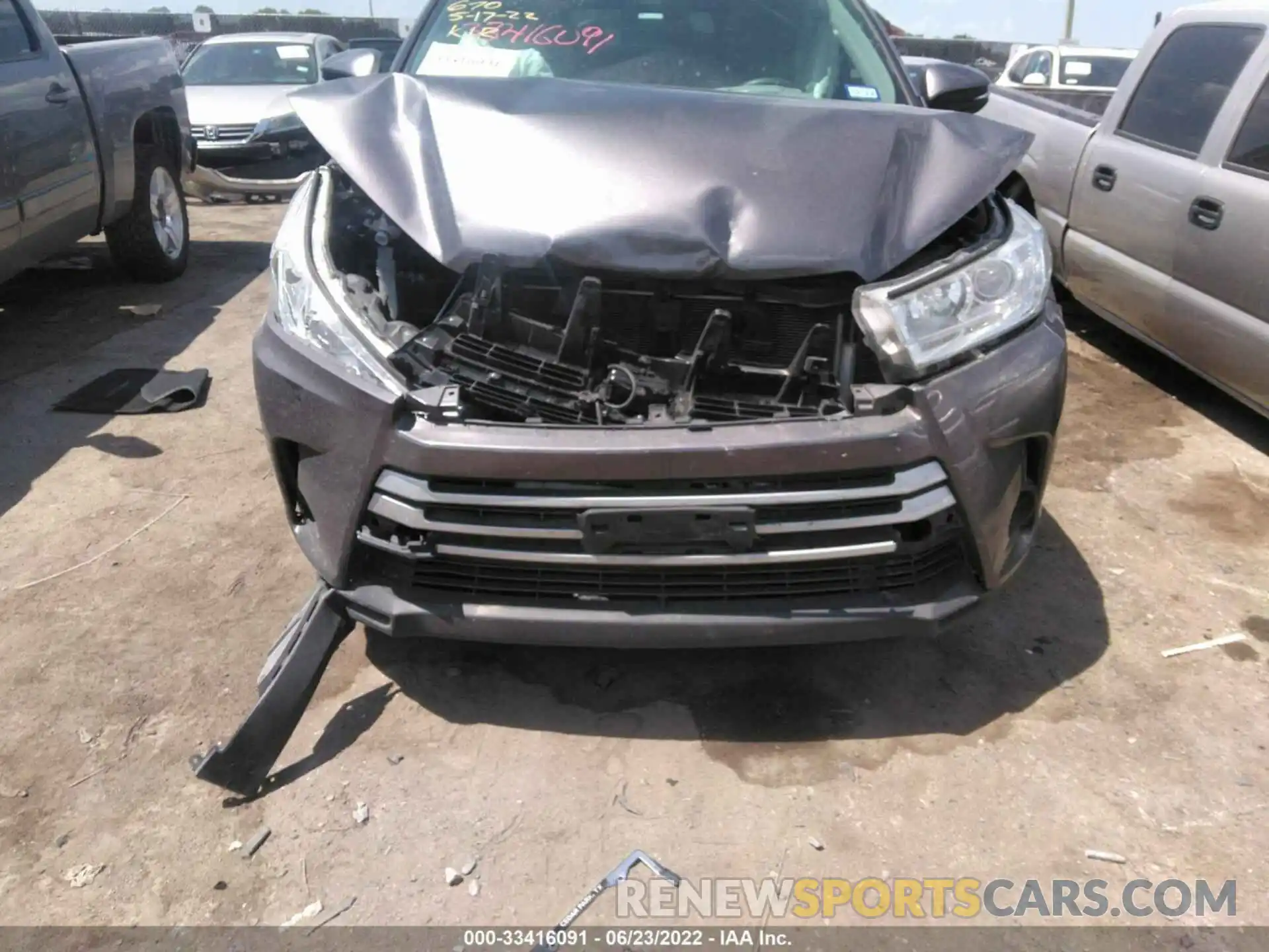 6 Photograph of a damaged car 5TDZARFH4KS045156 TOYOTA HIGHLANDER 2019