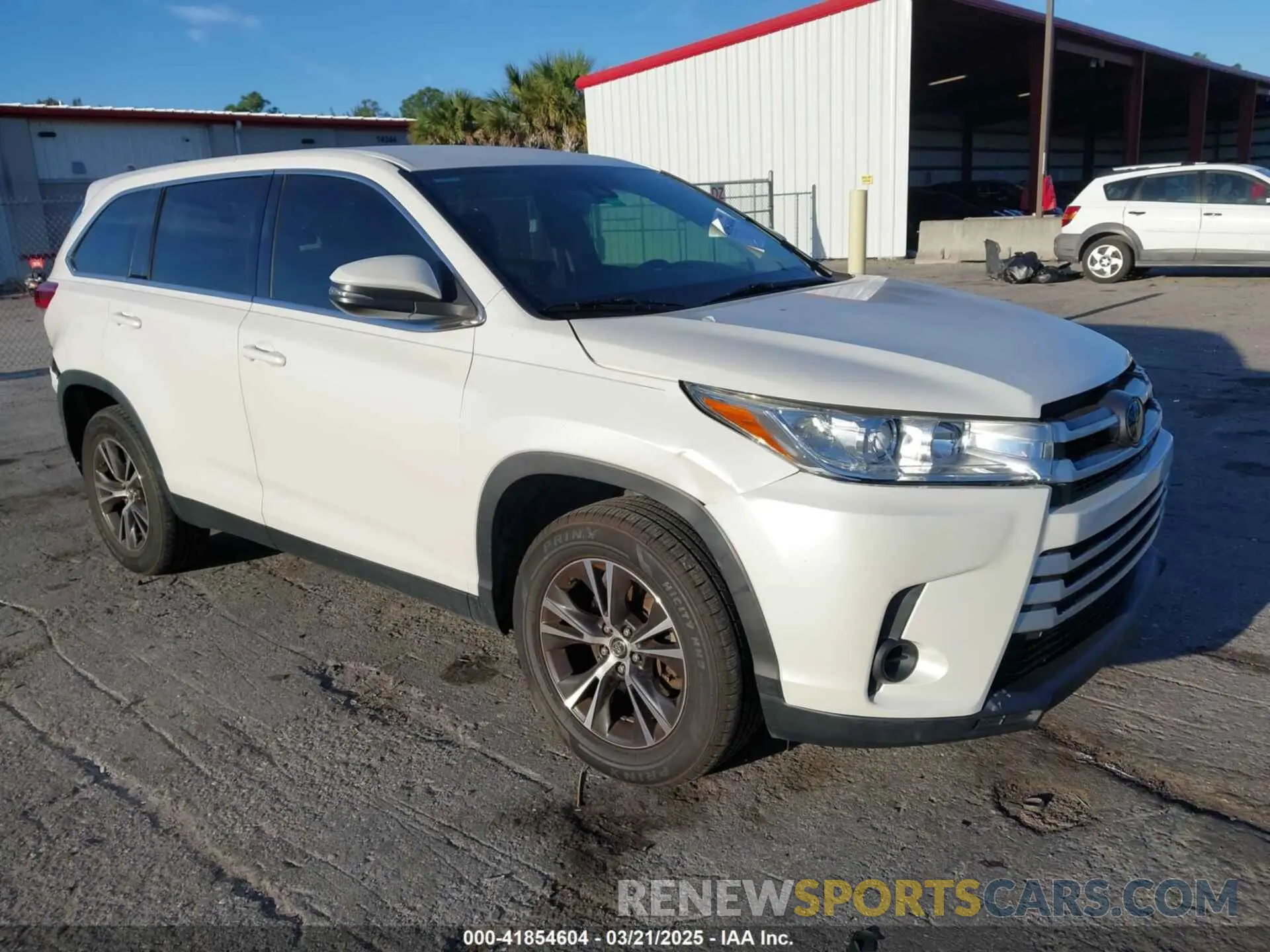 1 Photograph of a damaged car 5TDZARFH4KS047134 TOYOTA HIGHLANDER 2019
