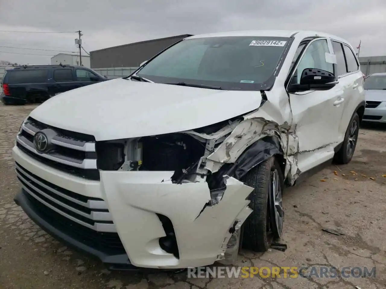 9 Photograph of a damaged car 5TDZARFH4KS050907 TOYOTA HIGHLANDER 2019