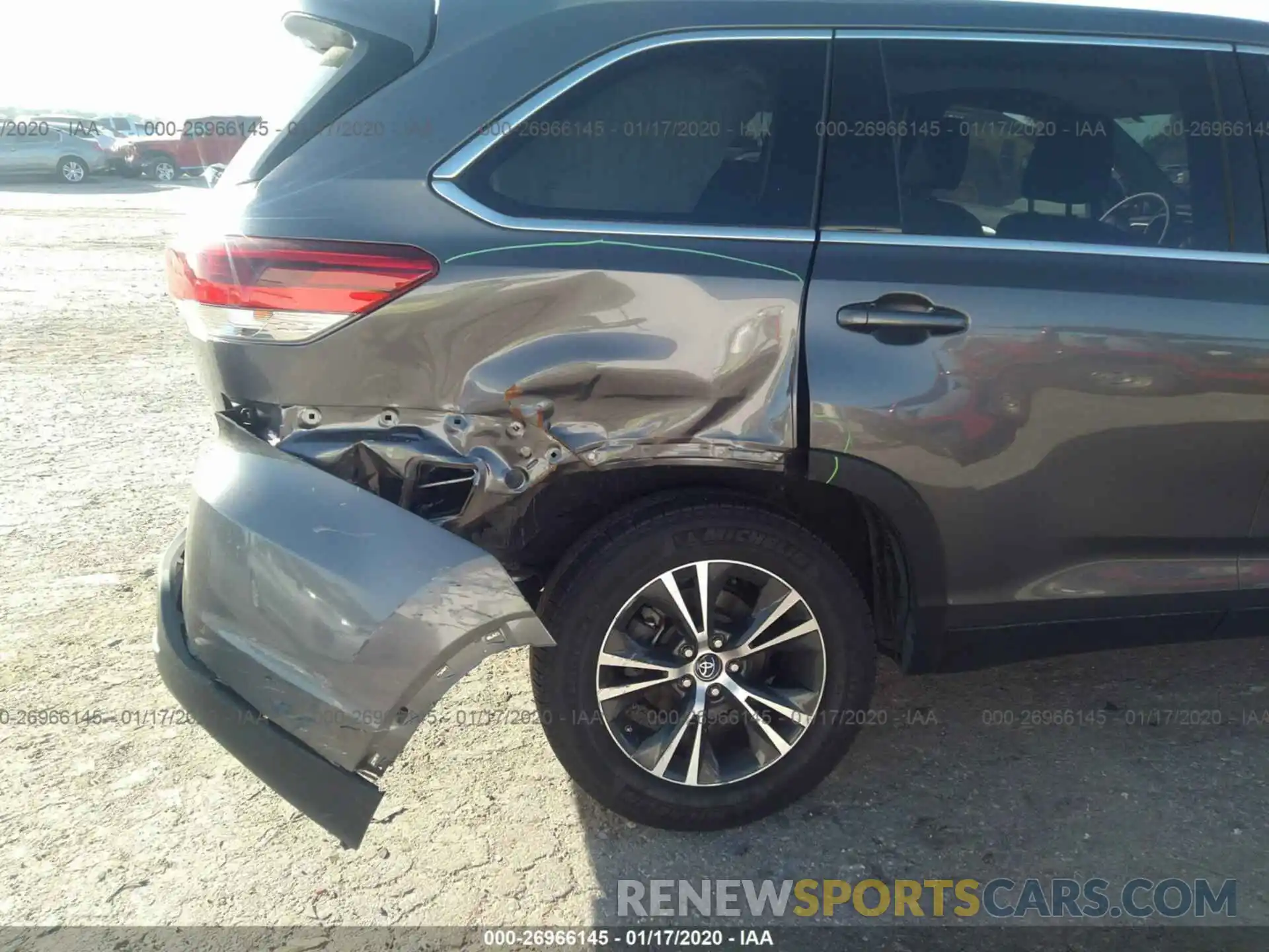 6 Photograph of a damaged car 5TDZARFH4KS052849 TOYOTA HIGHLANDER 2019