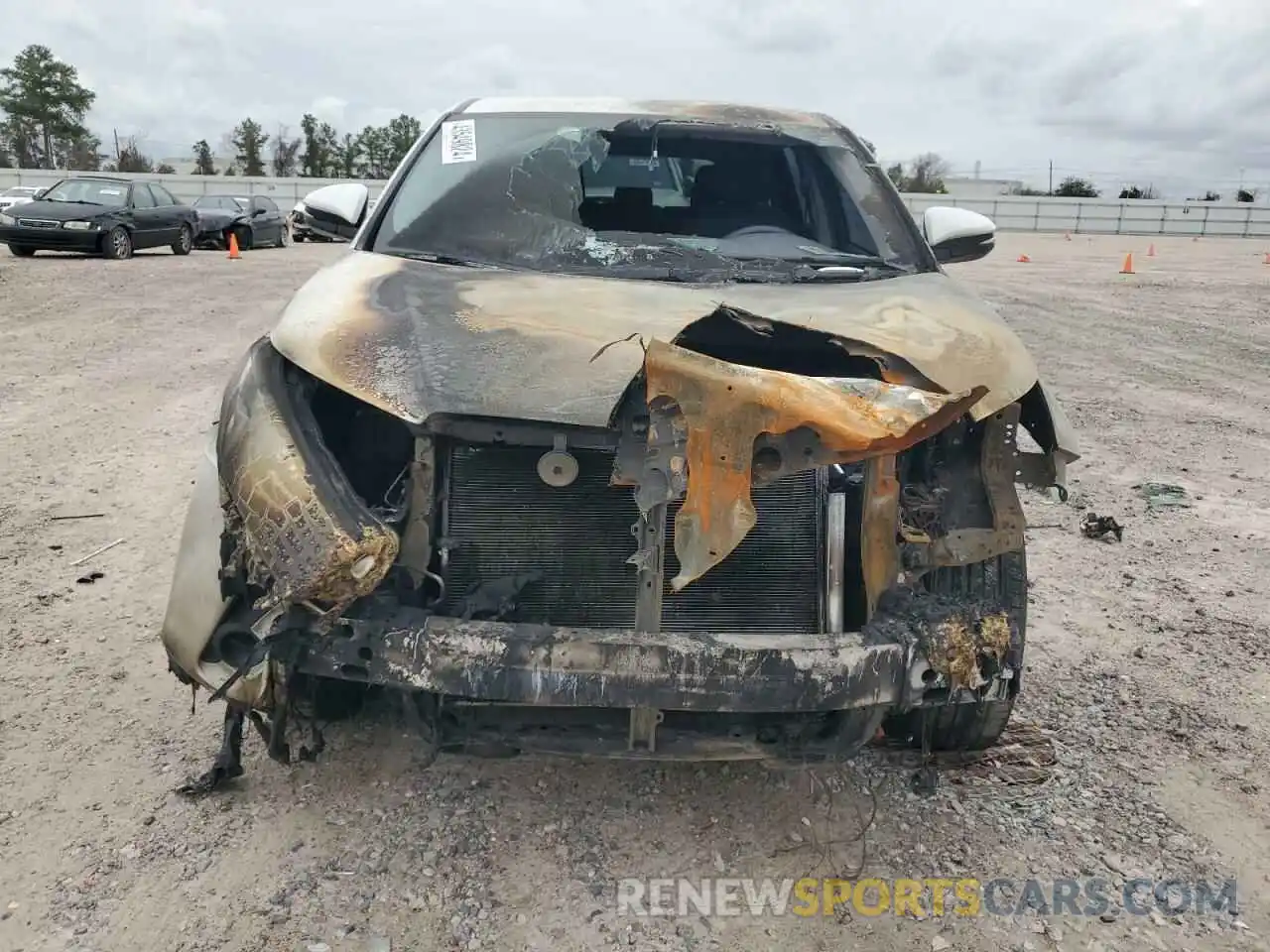 5 Photograph of a damaged car 5TDZARFH4KS053581 TOYOTA HIGHLANDER 2019