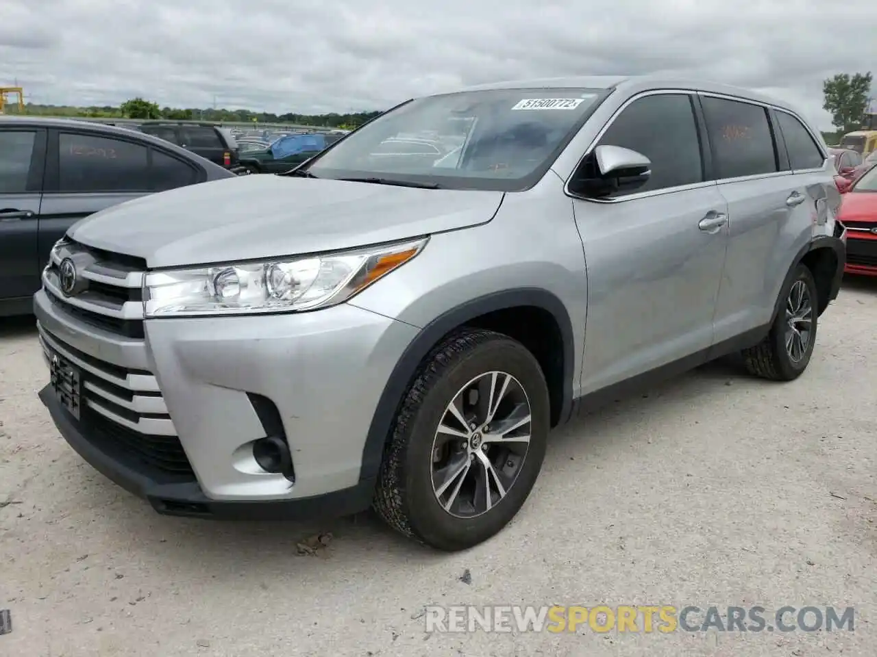 2 Photograph of a damaged car 5TDZARFH4KS056013 TOYOTA HIGHLANDER 2019