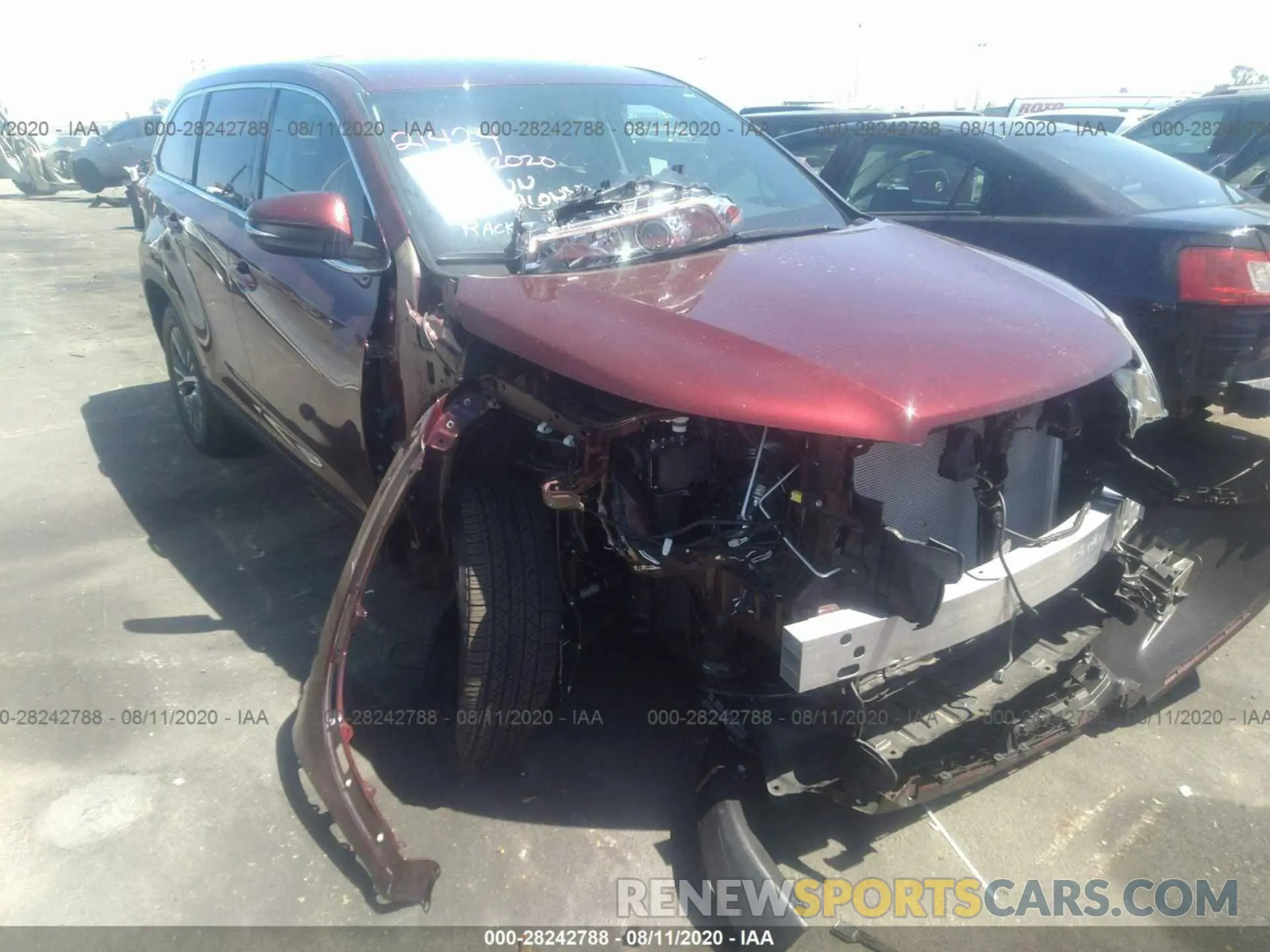 1 Photograph of a damaged car 5TDZARFH4KS058845 TOYOTA HIGHLANDER 2019