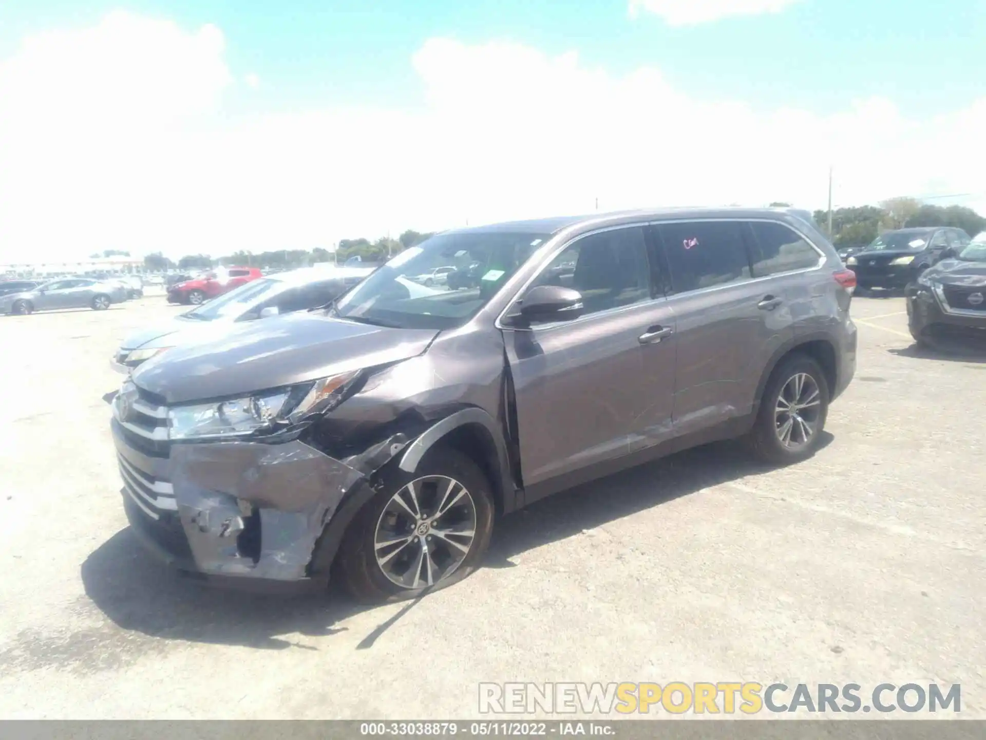 2 Photograph of a damaged car 5TDZARFH4KS060370 TOYOTA HIGHLANDER 2019