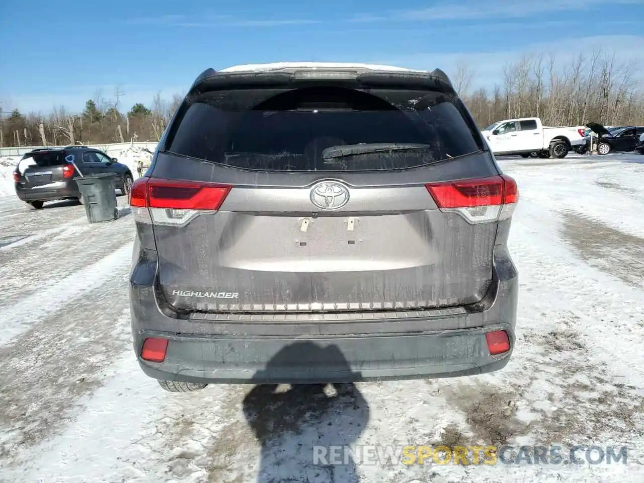 6 Photograph of a damaged car 5TDZARFH5KS046378 TOYOTA HIGHLANDER 2019