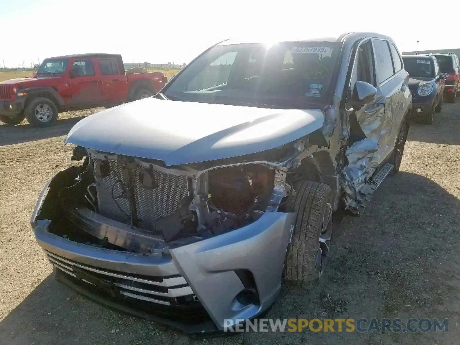 2 Photograph of a damaged car 5TDZARFH5KS047370 TOYOTA HIGHLANDER 2019