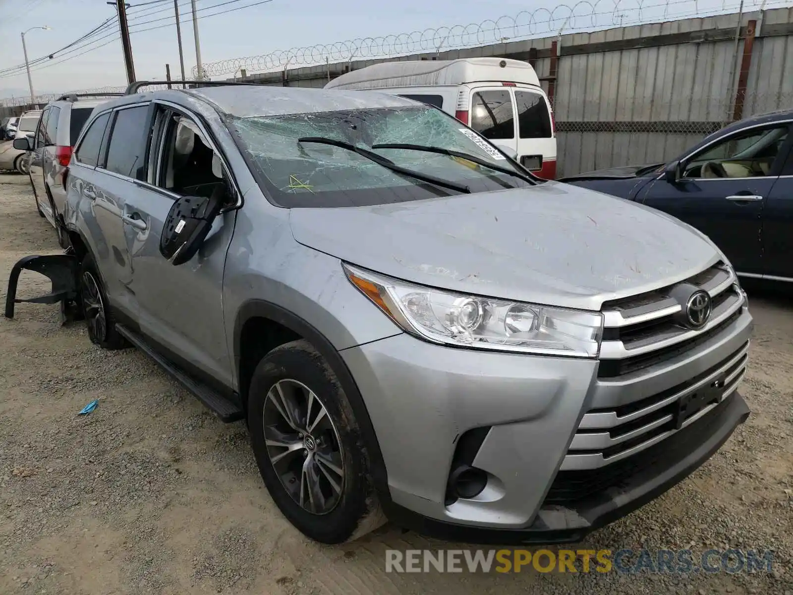 1 Photograph of a damaged car 5TDZARFH5KS052598 TOYOTA HIGHLANDER 2019