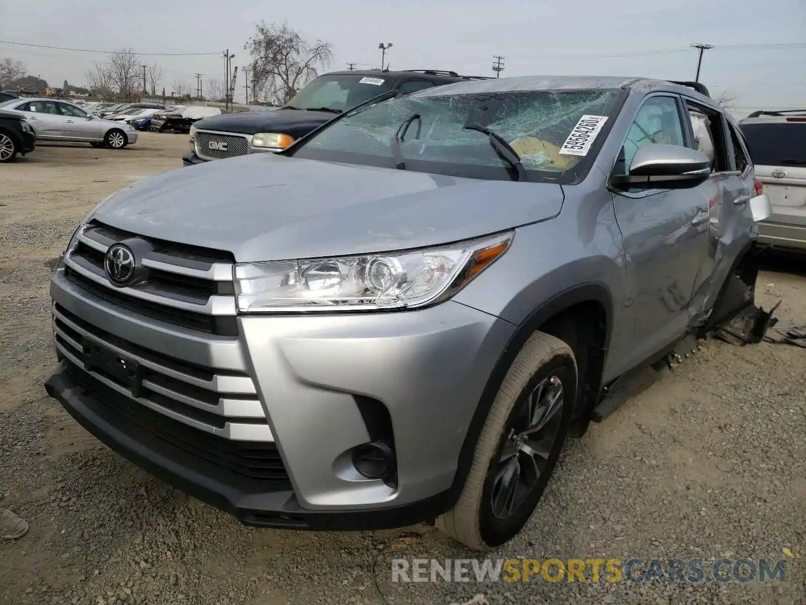 2 Photograph of a damaged car 5TDZARFH5KS052598 TOYOTA HIGHLANDER 2019