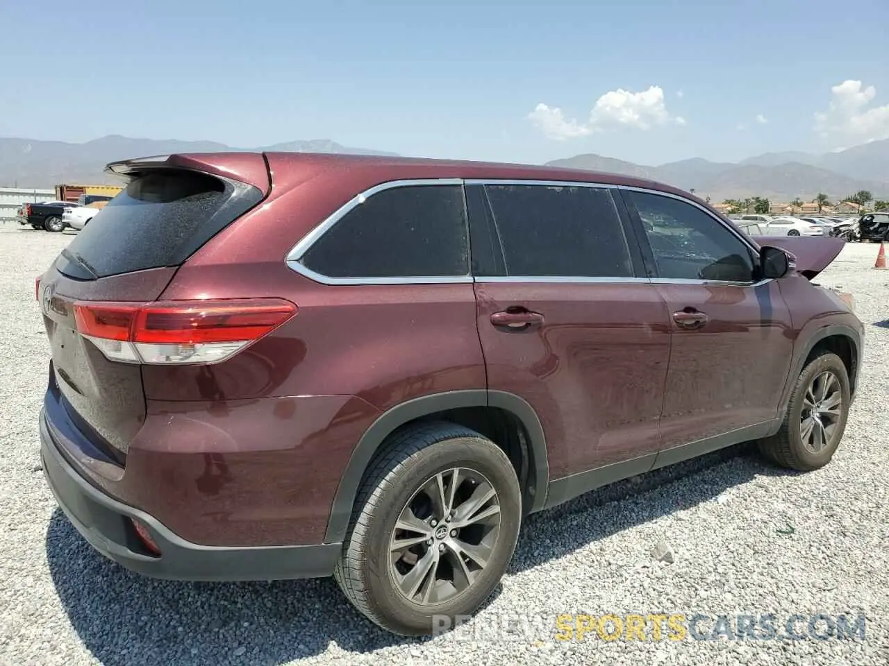 3 Photograph of a damaged car 5TDZARFH5KS052777 TOYOTA HIGHLANDER 2019