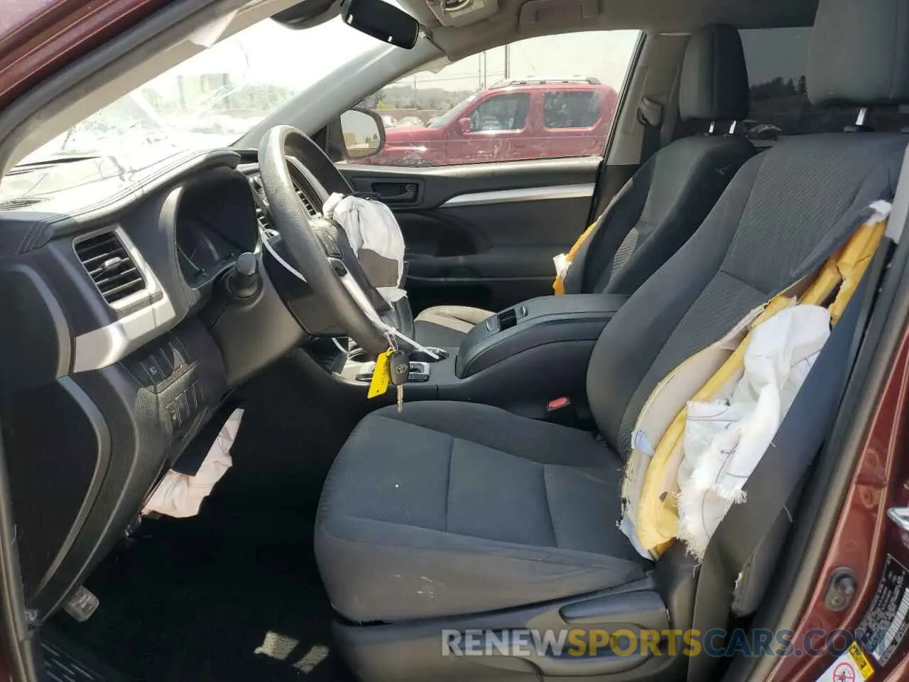 7 Photograph of a damaged car 5TDZARFH5KS052777 TOYOTA HIGHLANDER 2019
