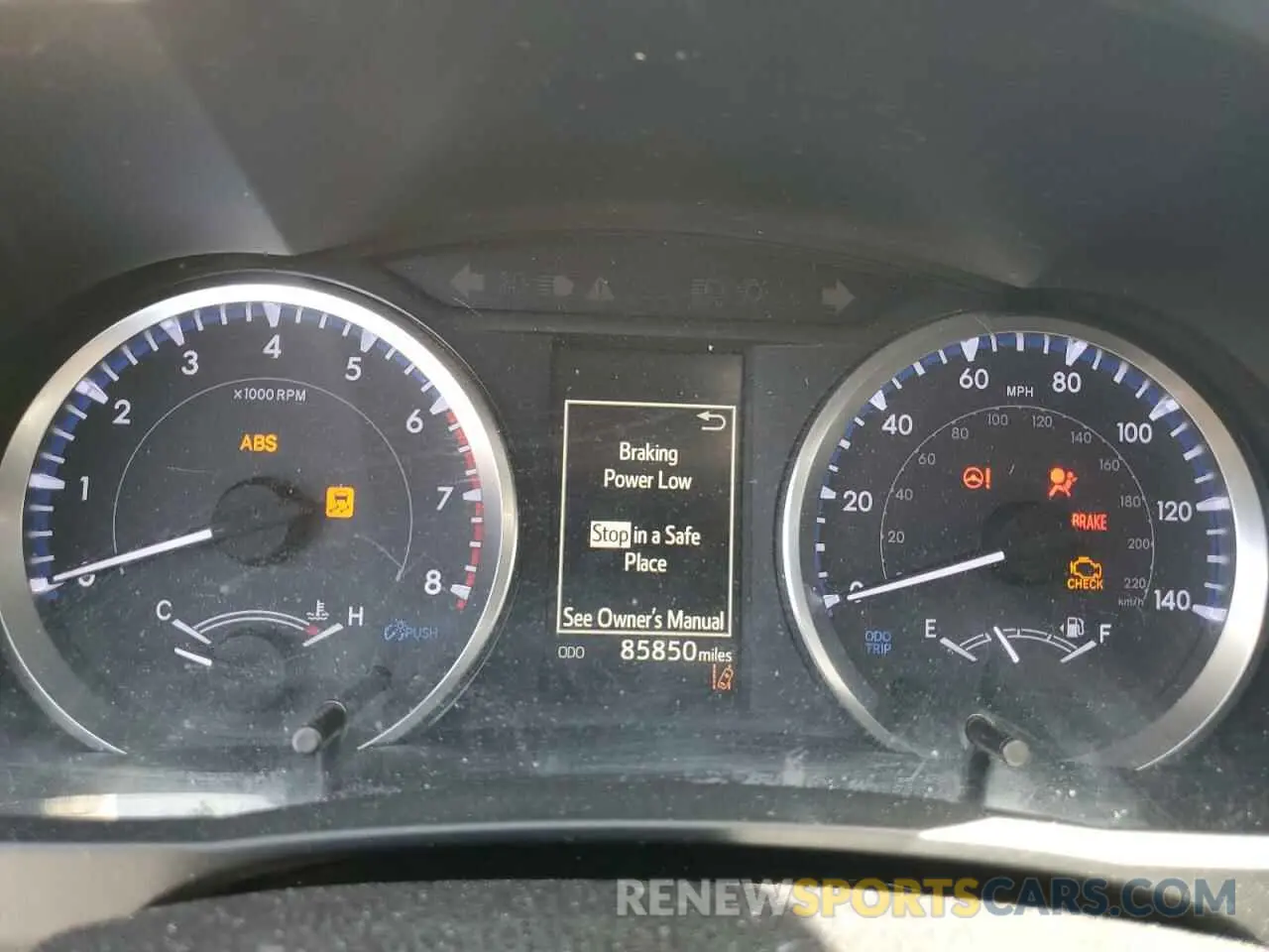 9 Photograph of a damaged car 5TDZARFH5KS052777 TOYOTA HIGHLANDER 2019