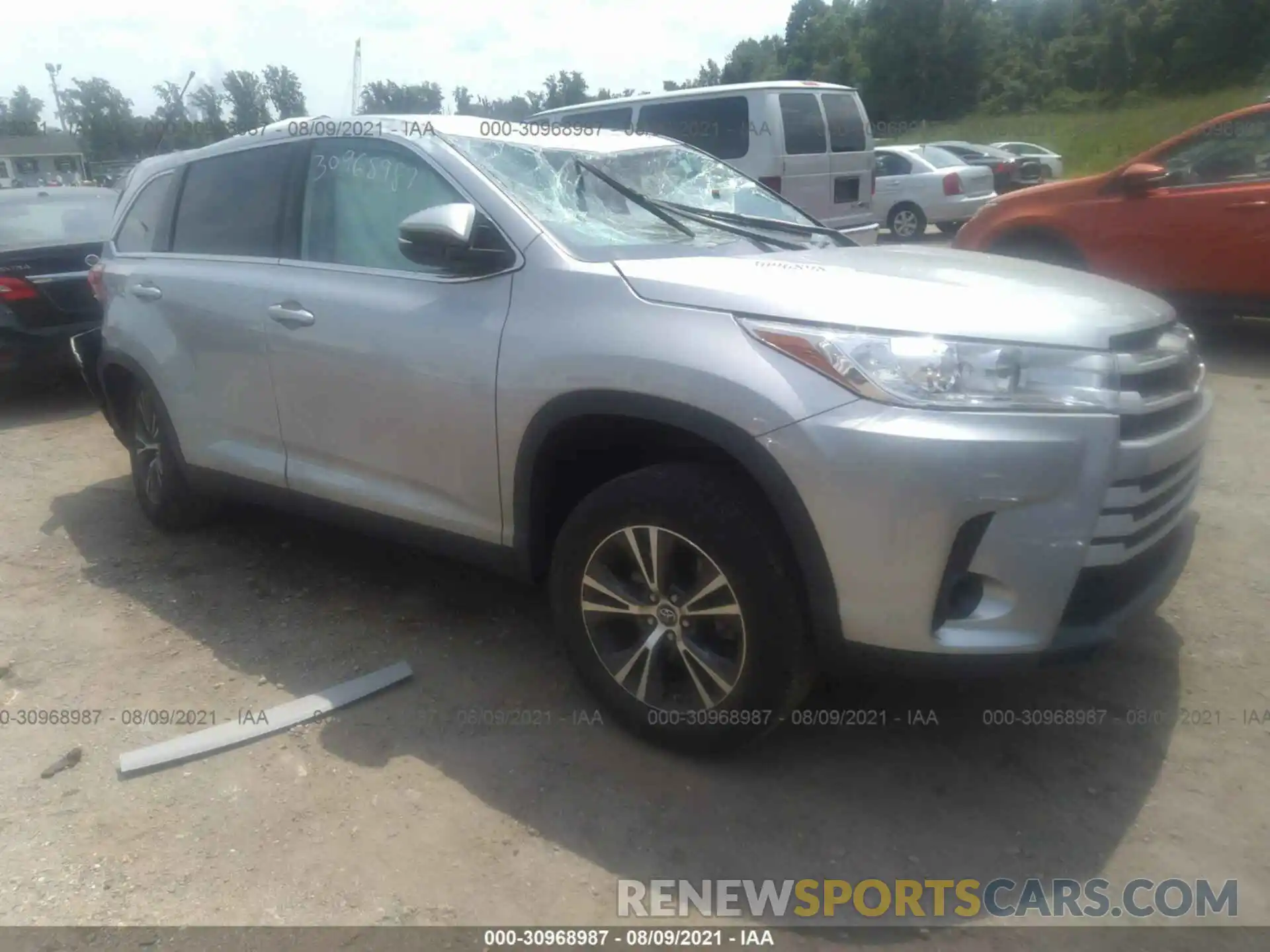 1 Photograph of a damaged car 5TDZARFH5KS053363 TOYOTA HIGHLANDER 2019