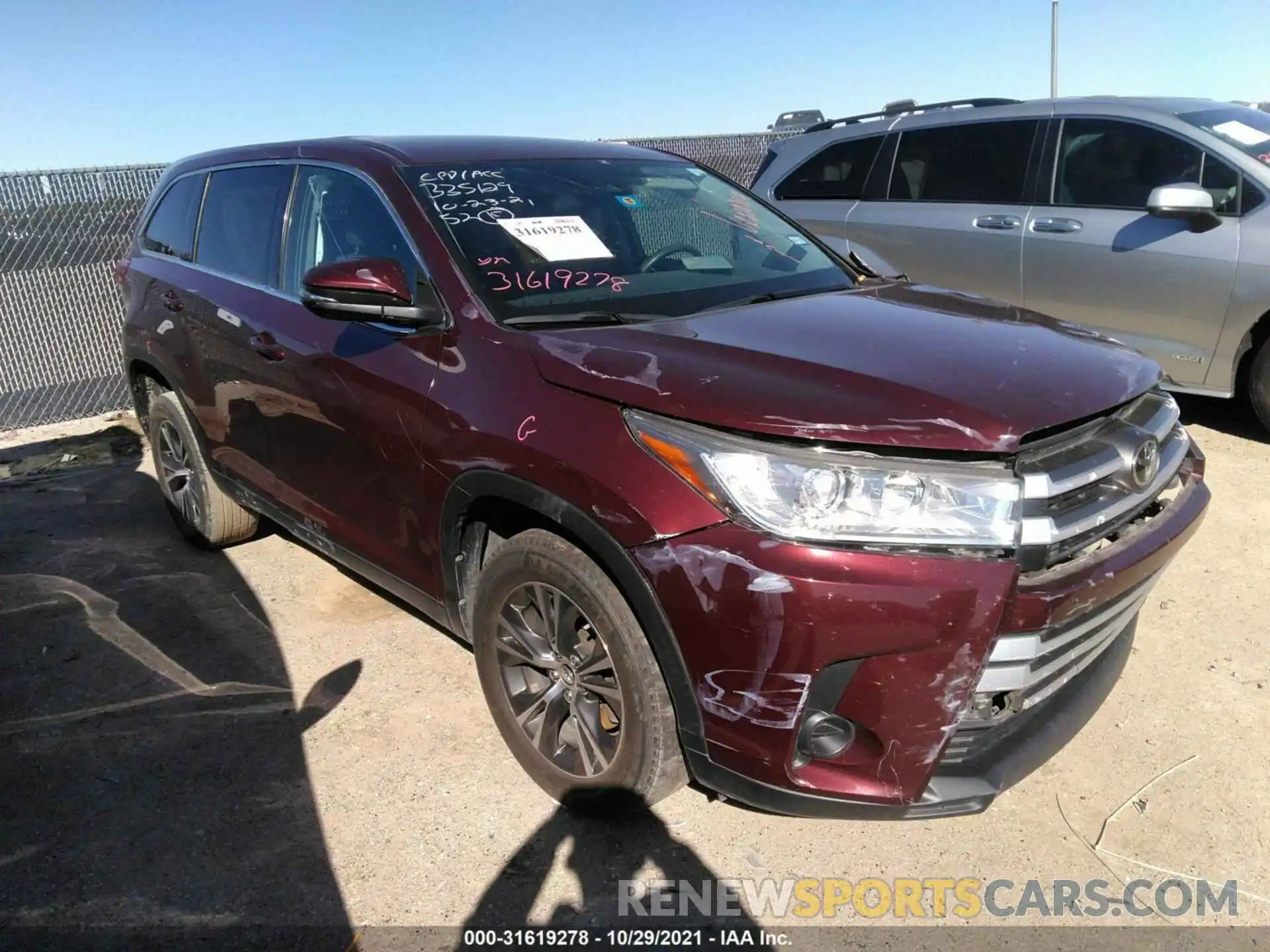 1 Photograph of a damaged car 5TDZARFH5KS053525 TOYOTA HIGHLANDER 2019