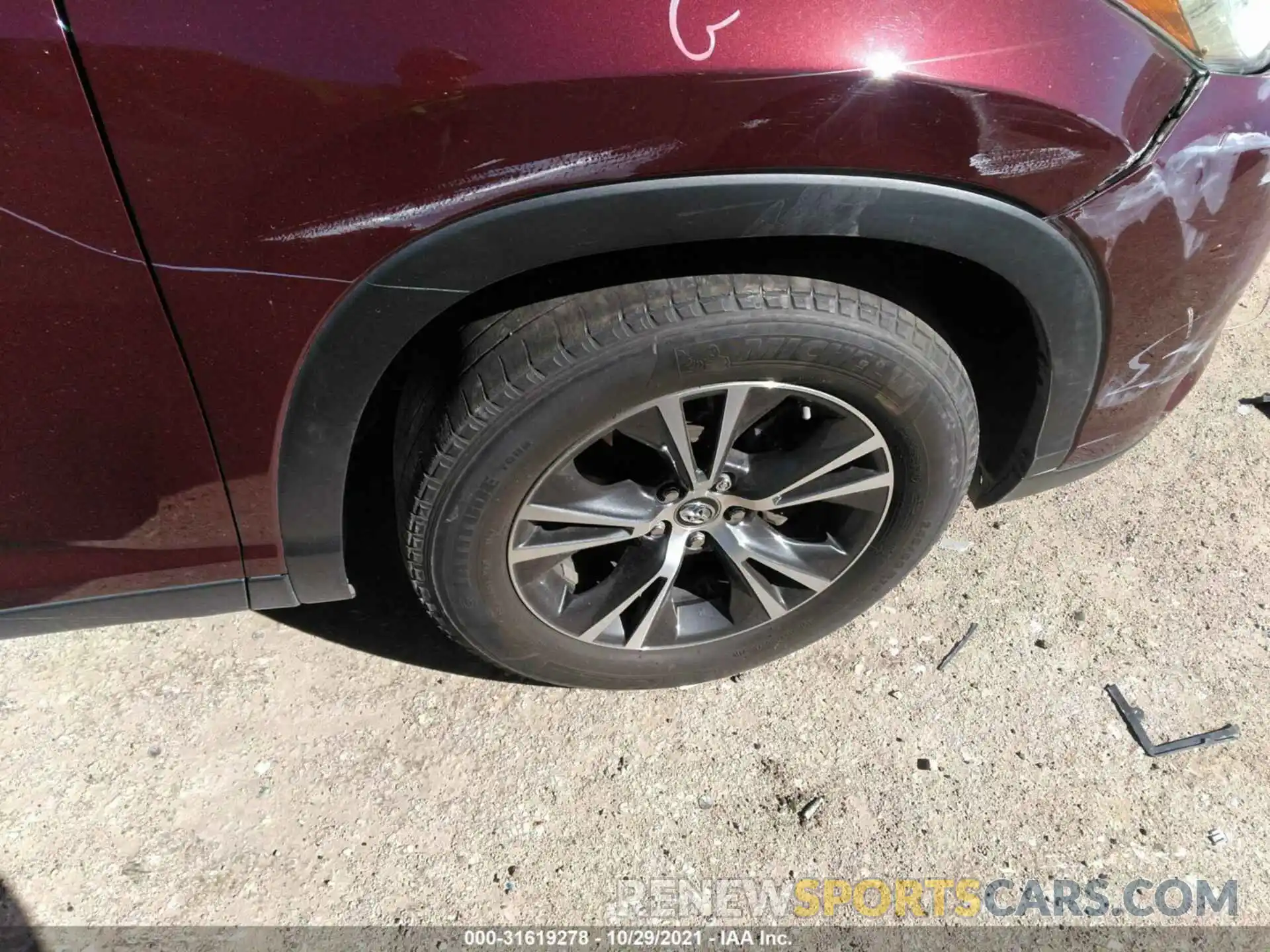 14 Photograph of a damaged car 5TDZARFH5KS053525 TOYOTA HIGHLANDER 2019