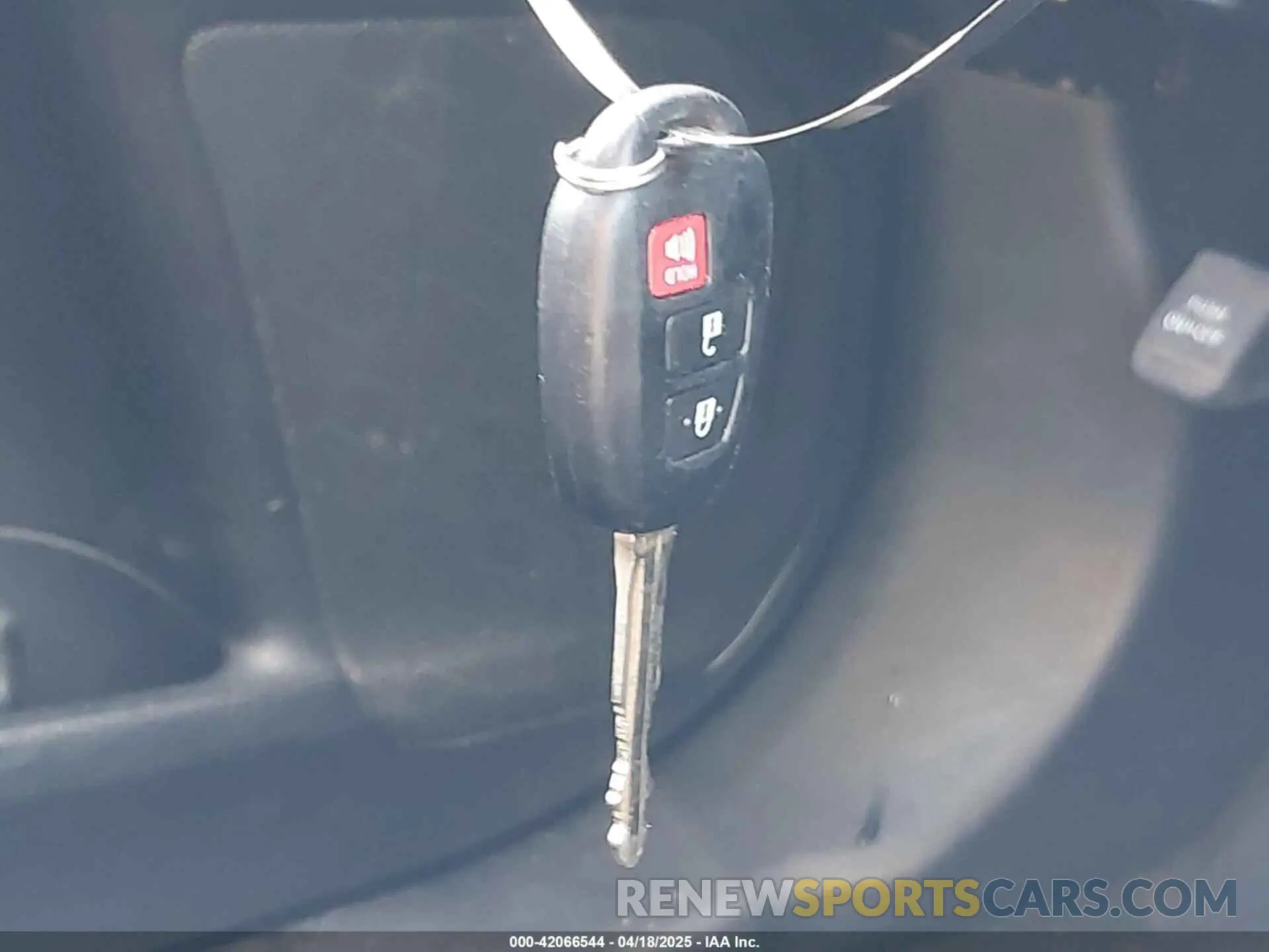 11 Photograph of a damaged car 5TDZARFH5KS056957 TOYOTA HIGHLANDER 2019
