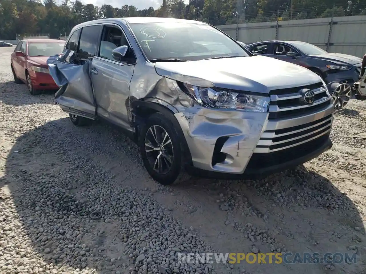 1 Photograph of a damaged car 5TDZARFH5KS057641 TOYOTA HIGHLANDER 2019