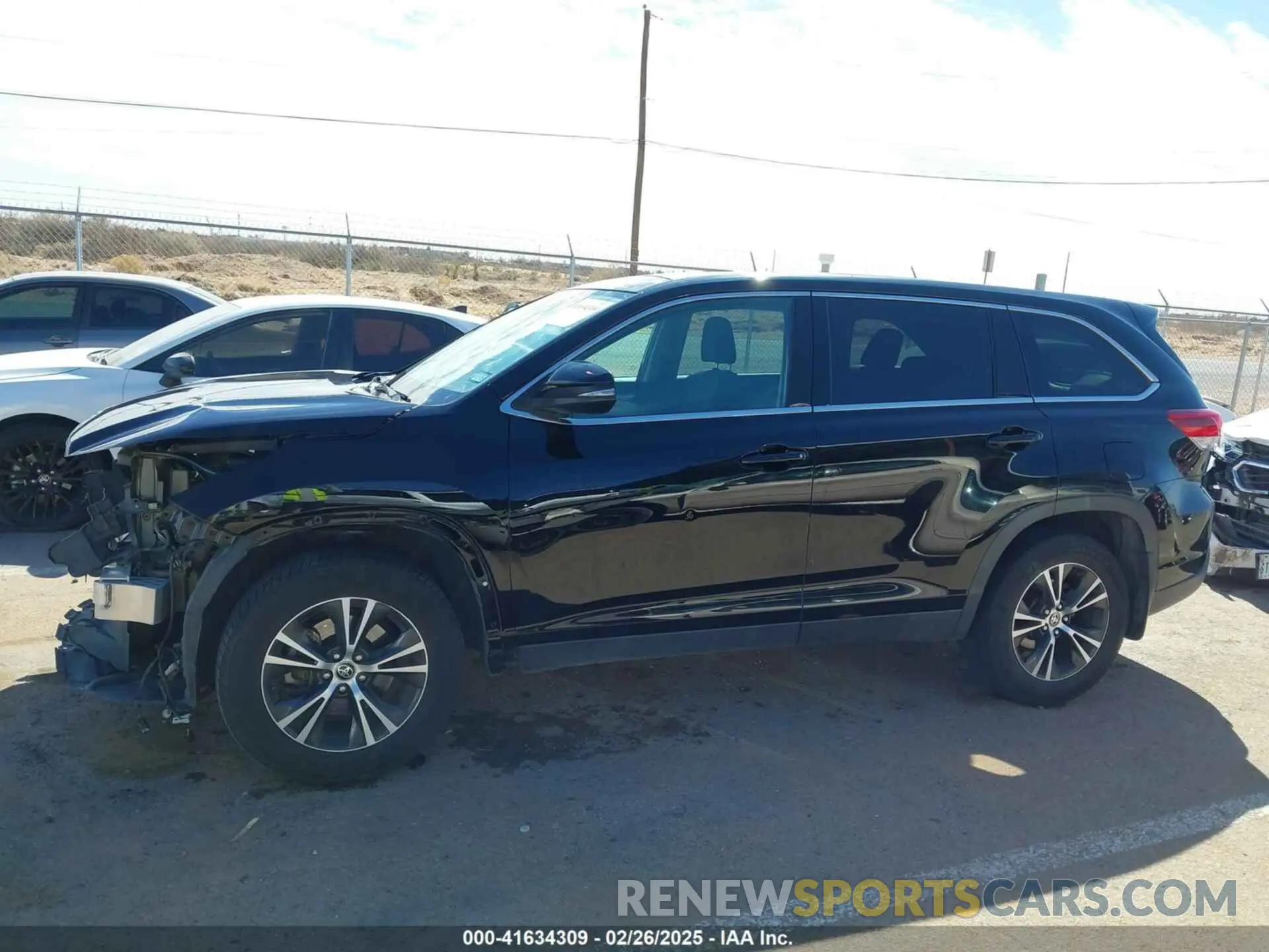 15 Photograph of a damaged car 5TDZARFH5KS060331 TOYOTA HIGHLANDER 2019
